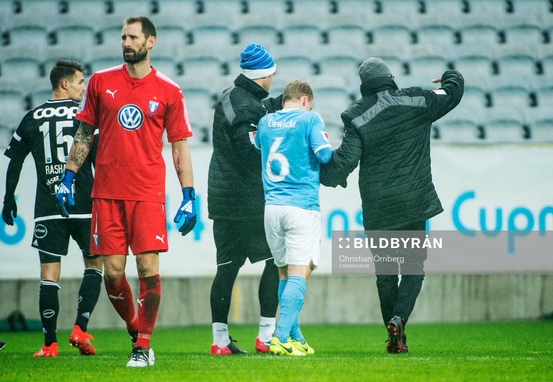 Malmö FFs Oscar Lewicki leds ut