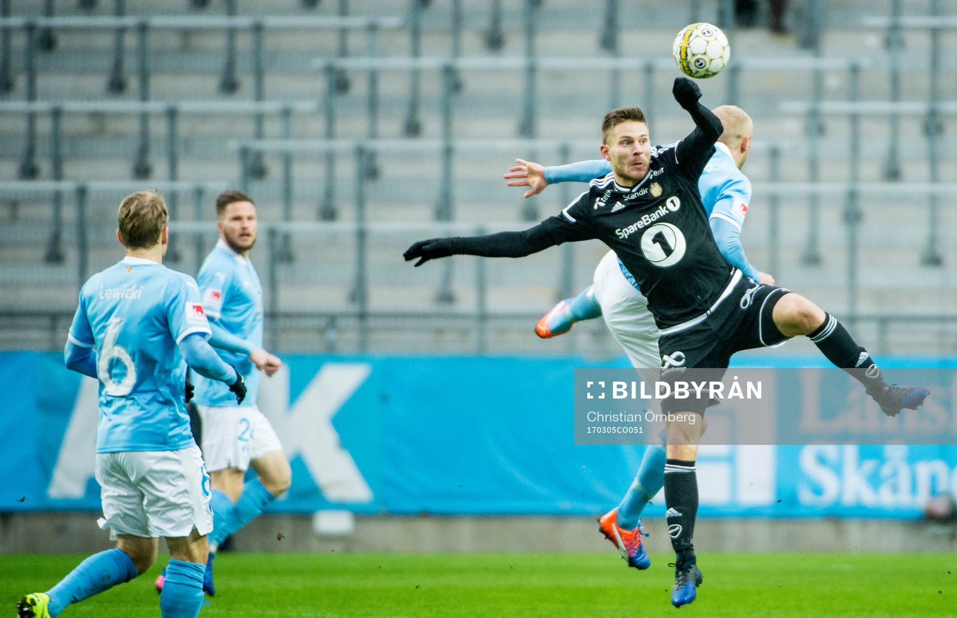 Rosenborgs Matthias Vilhjalmsson mot Malmö FFs Franz