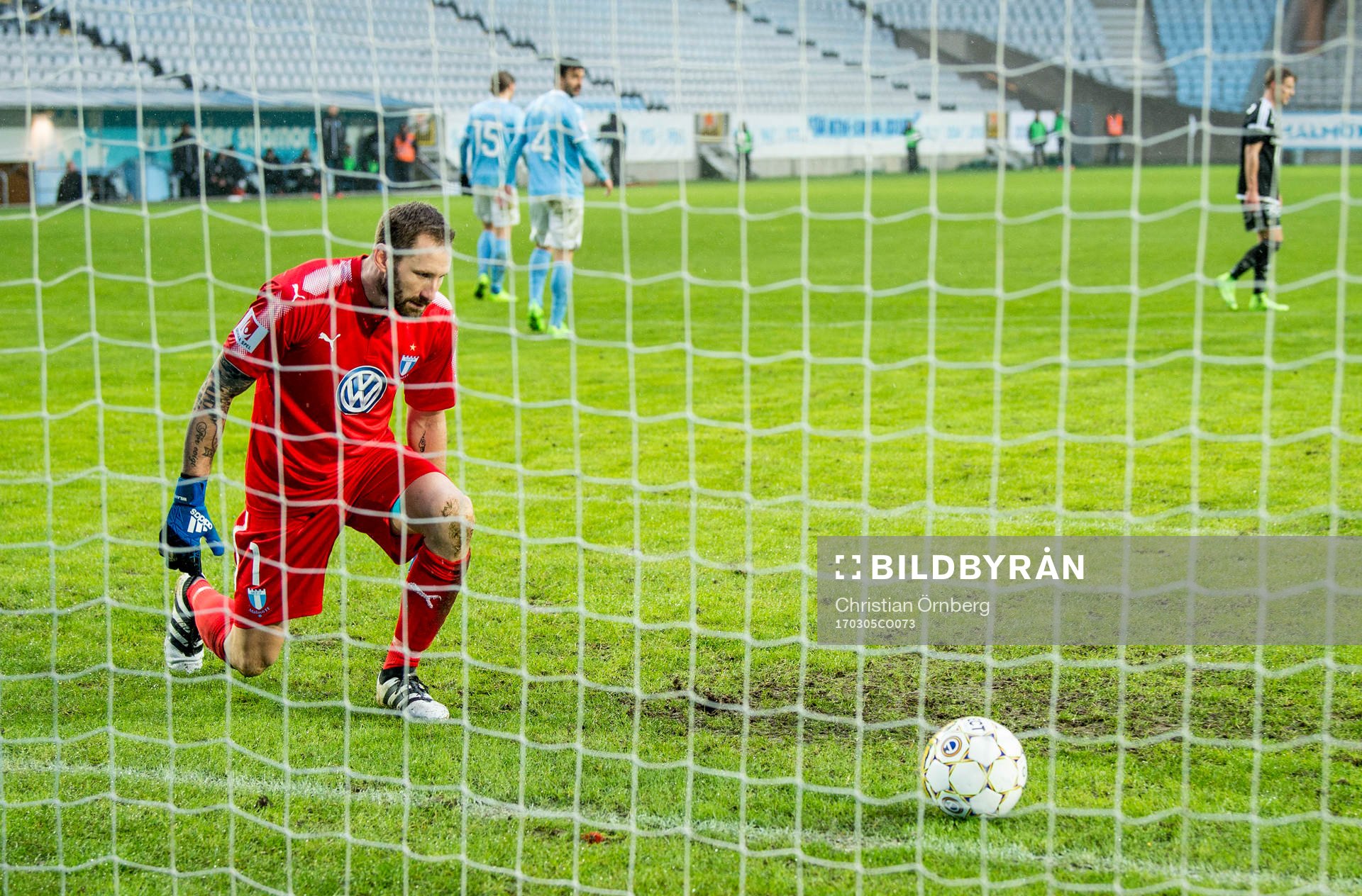 Malmö FFs målvakt Johan Wiland deppar