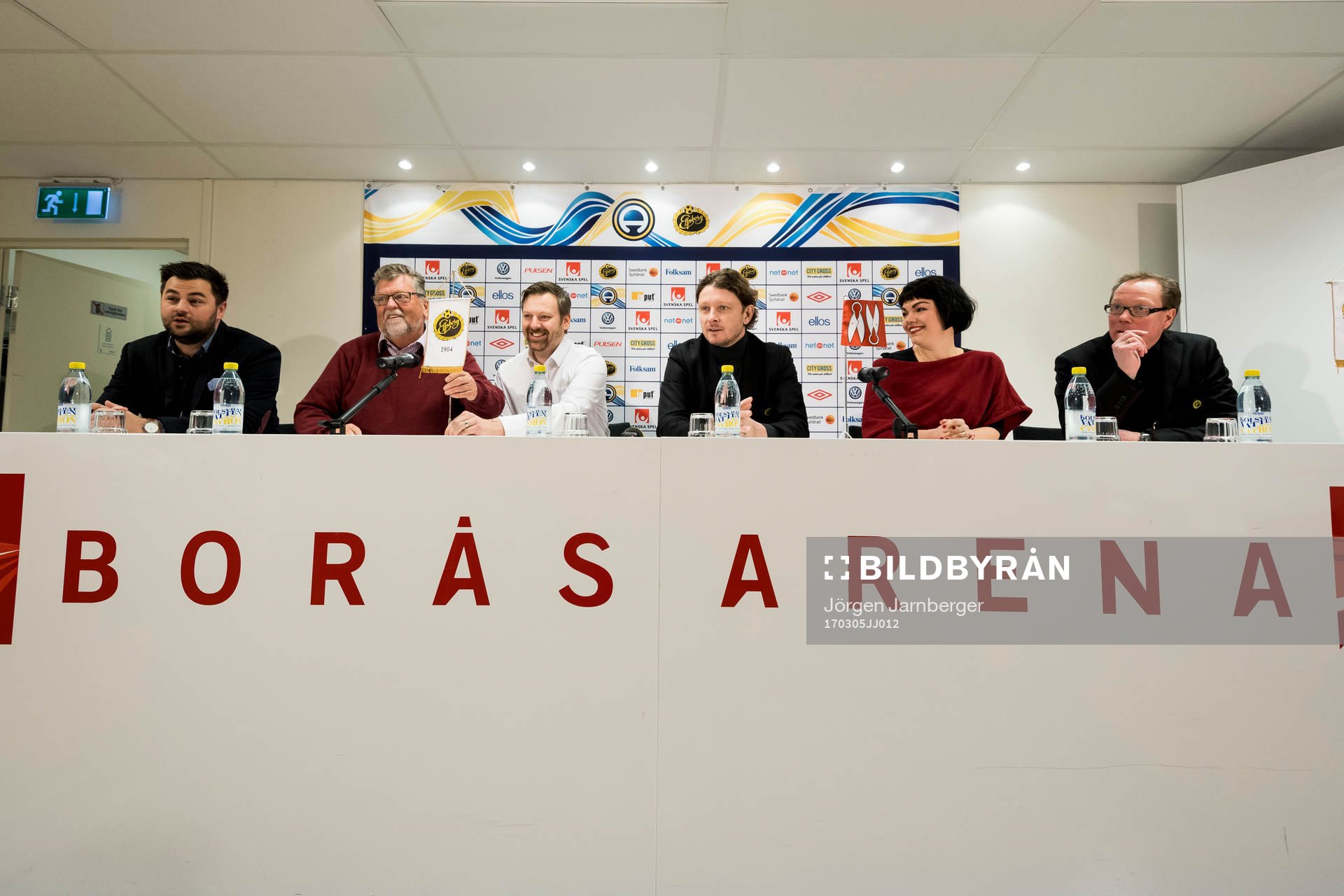 Vedad Aganovic, Framtid Tillsammans IF Elfsborg, Lars-Åke Johansson, ordförande Arbetslivsnämnden Borås stad, Per Carlsson, ordförande Grundskolenämnden Borås stad, Stefan Andreasson, klubbchef IF Elfsborg, Ida Legnemark, ordförande Fritids– och folkhälsoförvaltningen Borås stad, och Jan Ryrlén, verksamhetsansvarig Vi Tillsammans IF Elfsborg under IF Elfsborgs pressträff om IOP (Idéburet Offentligt Partnerskap) den 5 mars 2017 i Borås.