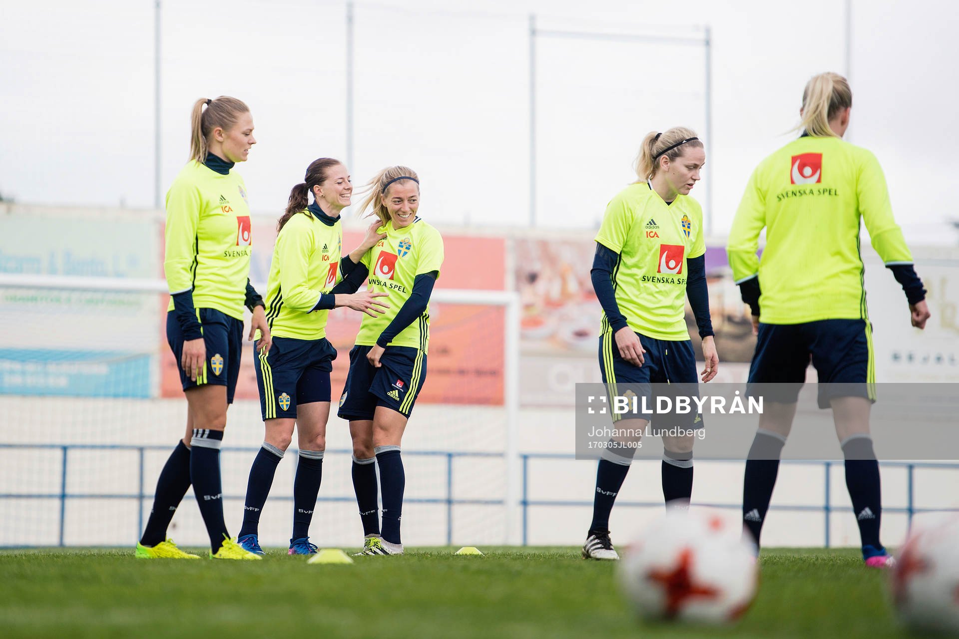 Sveriges Lotta Schelin  och Linda Sembrant