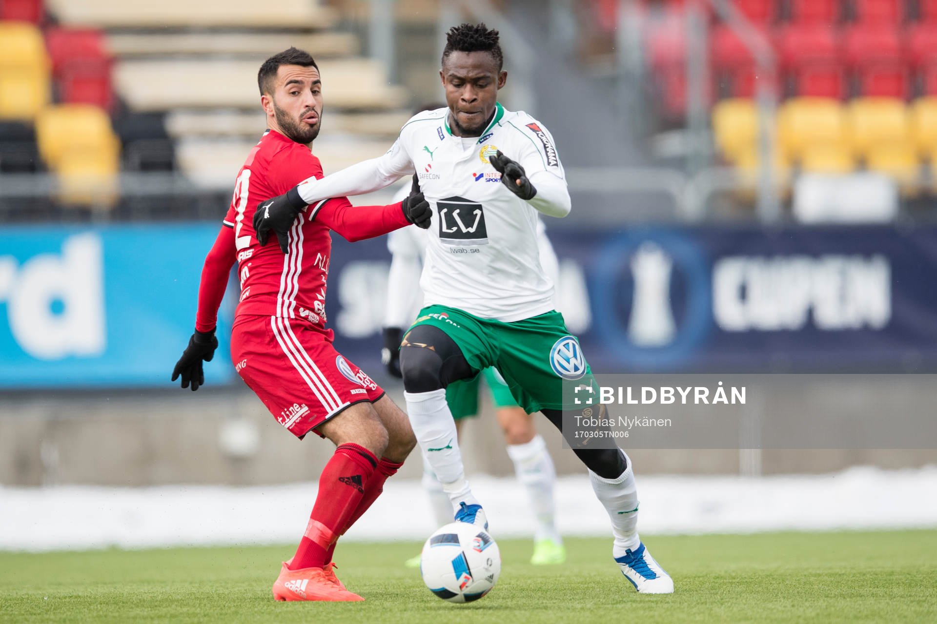 Hammarbys Gershon Koffie mot Östersunds Brwa Nouri