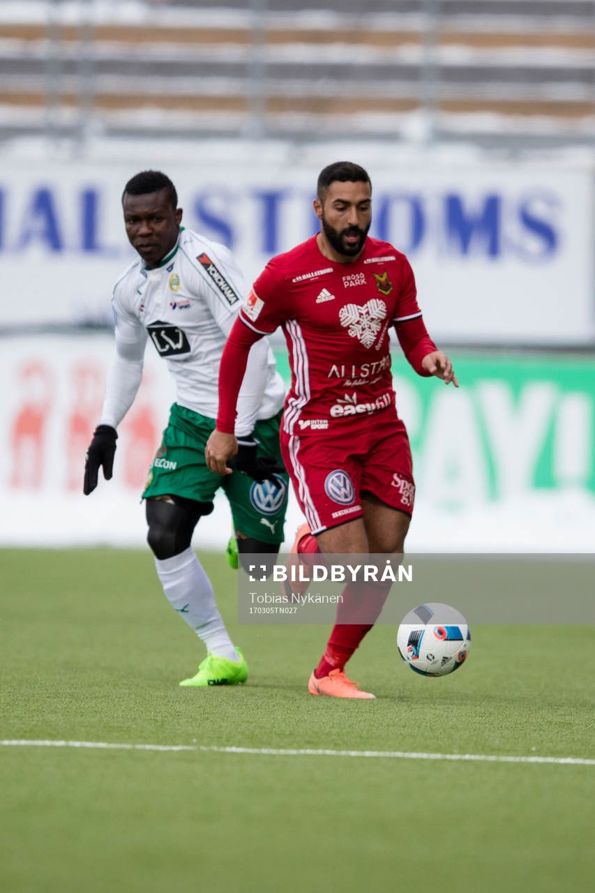 Östersunds Saman Ghoddos mot Hammarbys Joseph Aidoo