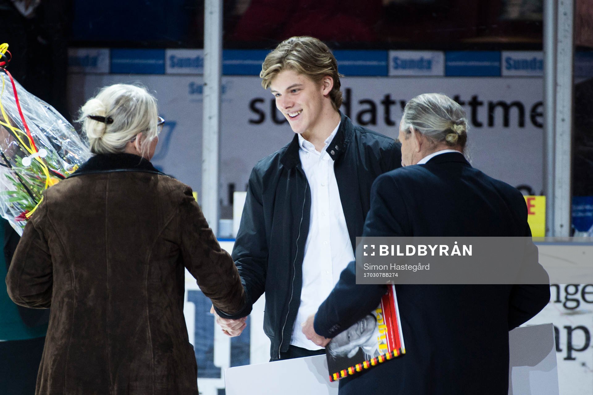 Samuel Ersson, målvakt i Brynäs J20 uppmärksammas före
