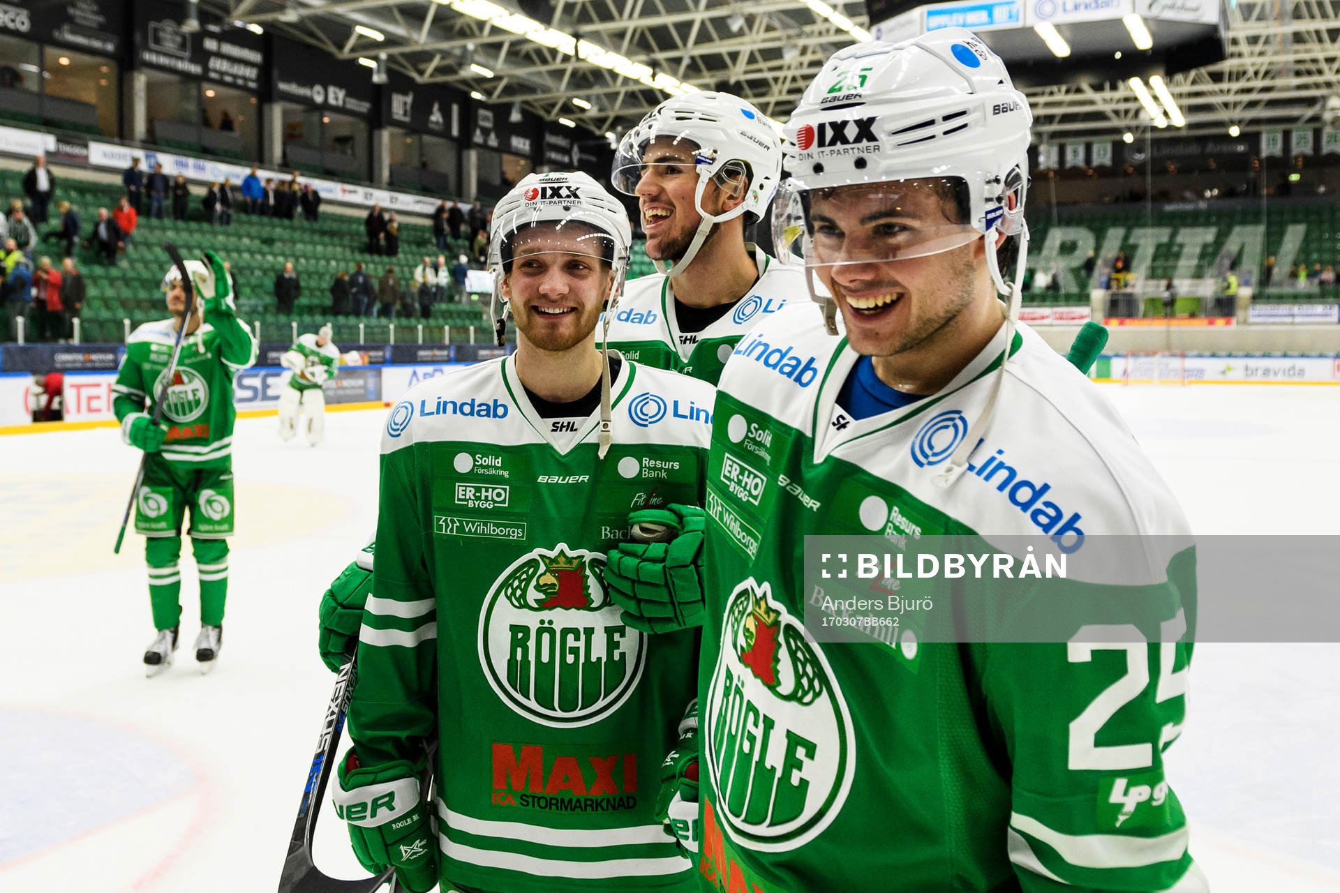 Rögles Simon Ryfors, Alen Bibic och Ludvig Elvenes jublar