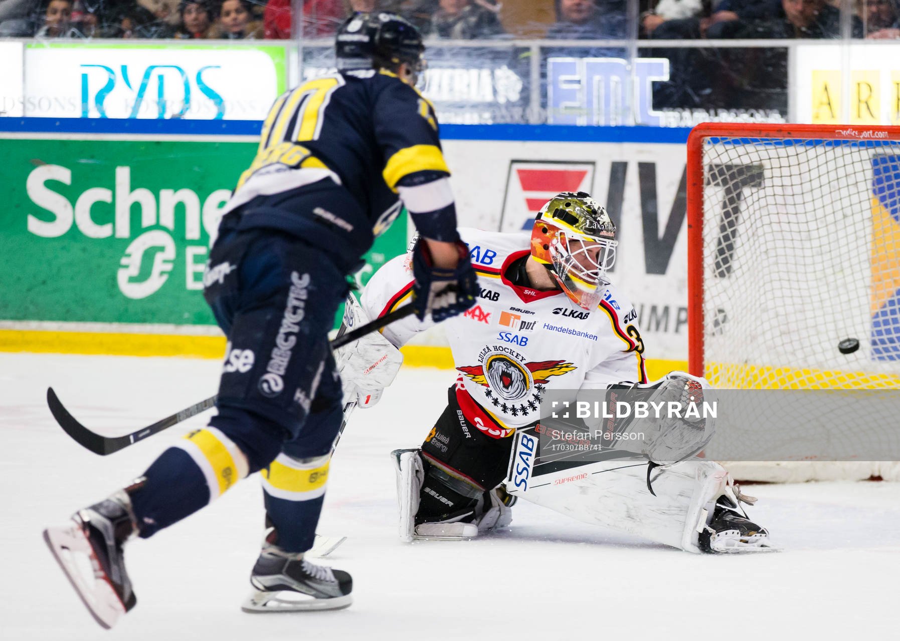 s Martin Thörnberg gör mål till 5-0 mot Luleås målvakt