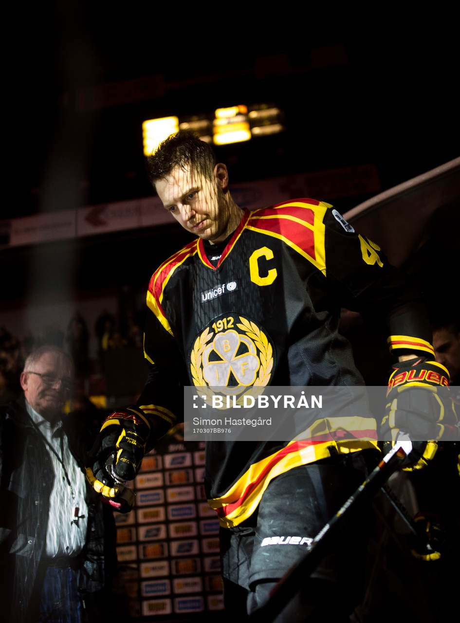 Brynäs Jacob Blomqvist före ishockeymatchen i SHL mellan
