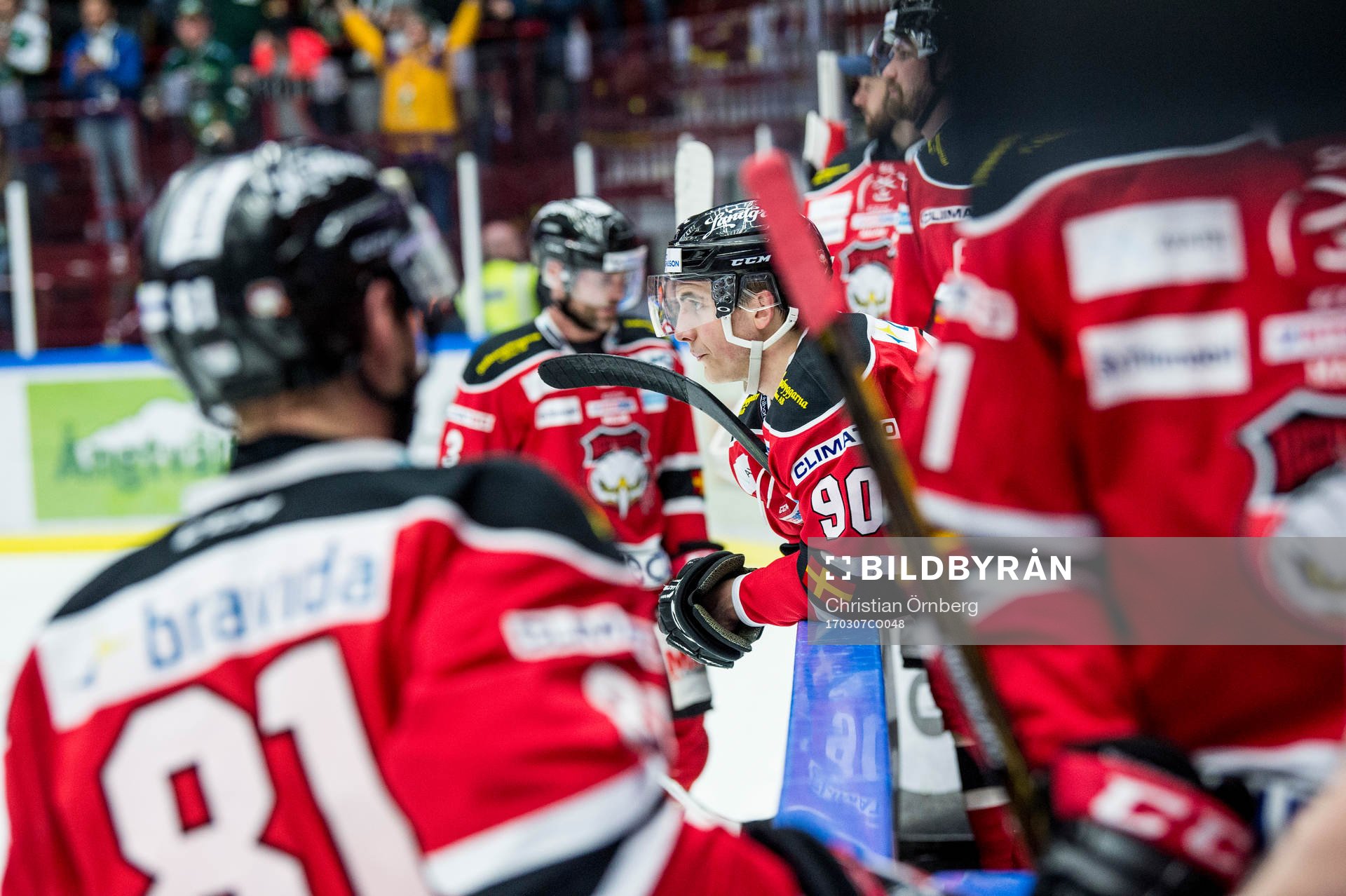 Malmö Redhawks Oliver Olsson deppar med lagkamraterna