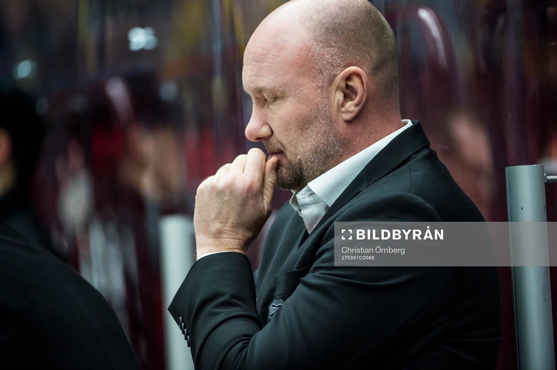 Malmö Redhawks tränare Peter Andersson deppar