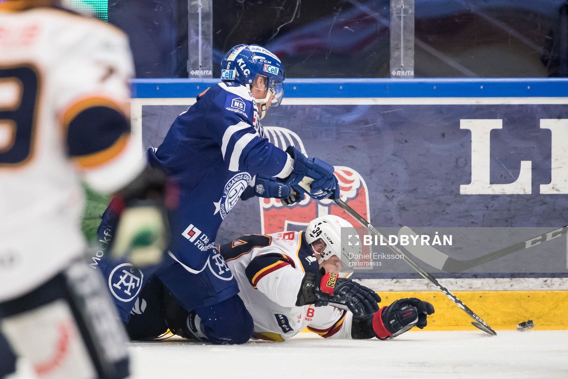 Leksands Joseph Piskula och Djurgårdens Daniel Brodin i