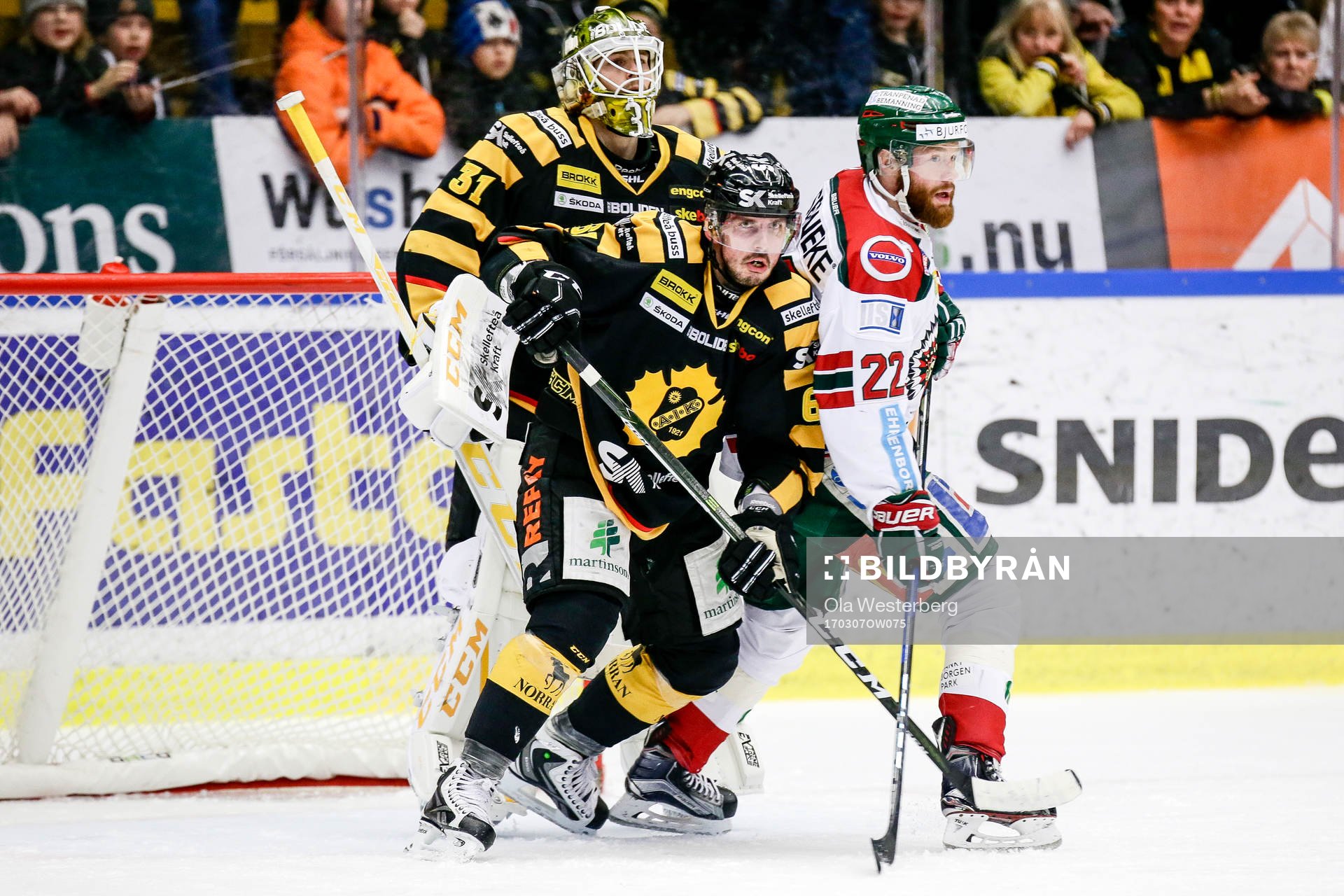 Skellefteås Fredrik Lindgren och målvakt Joni Ortio
