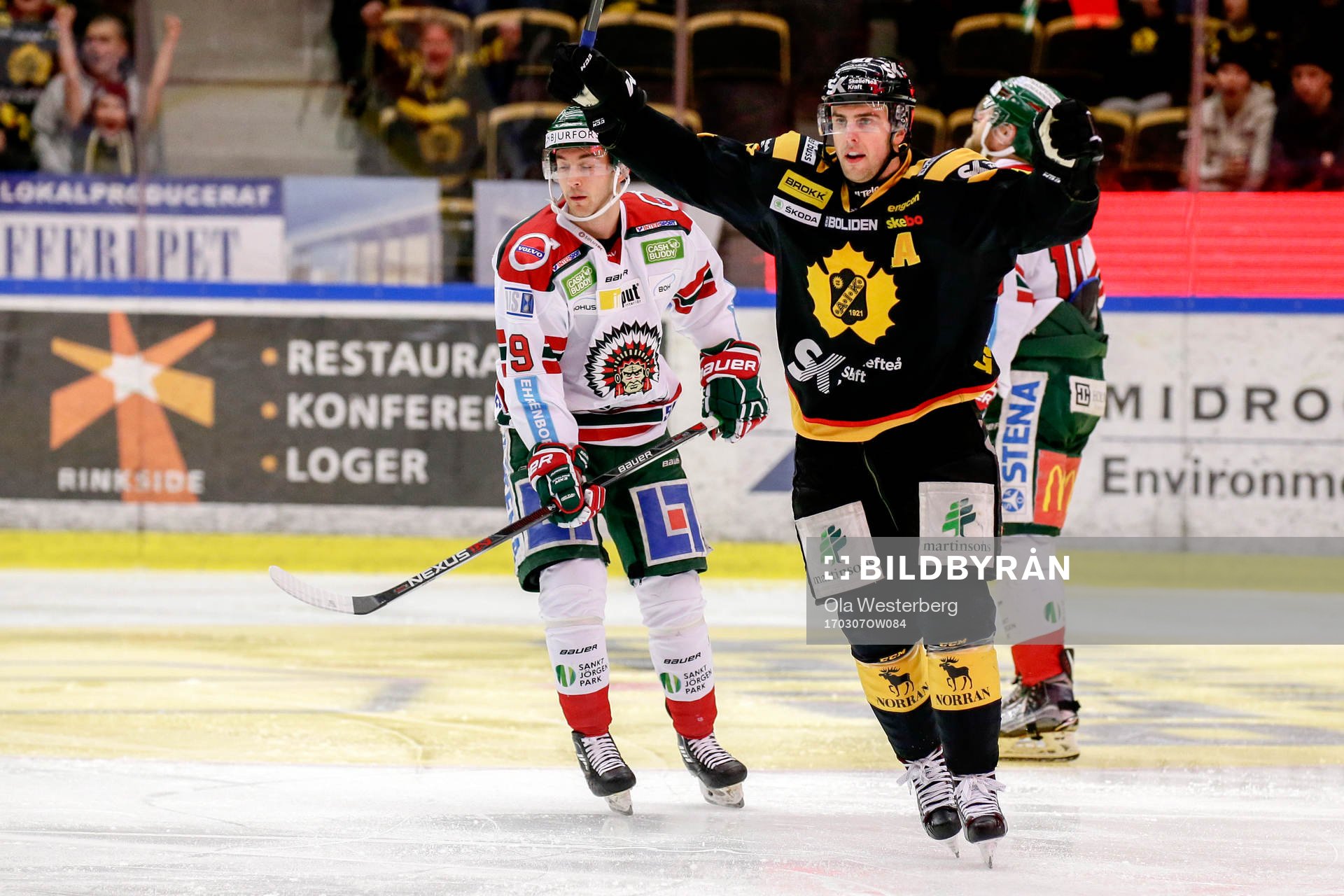 Skellefteås Joakim Lindström jublar