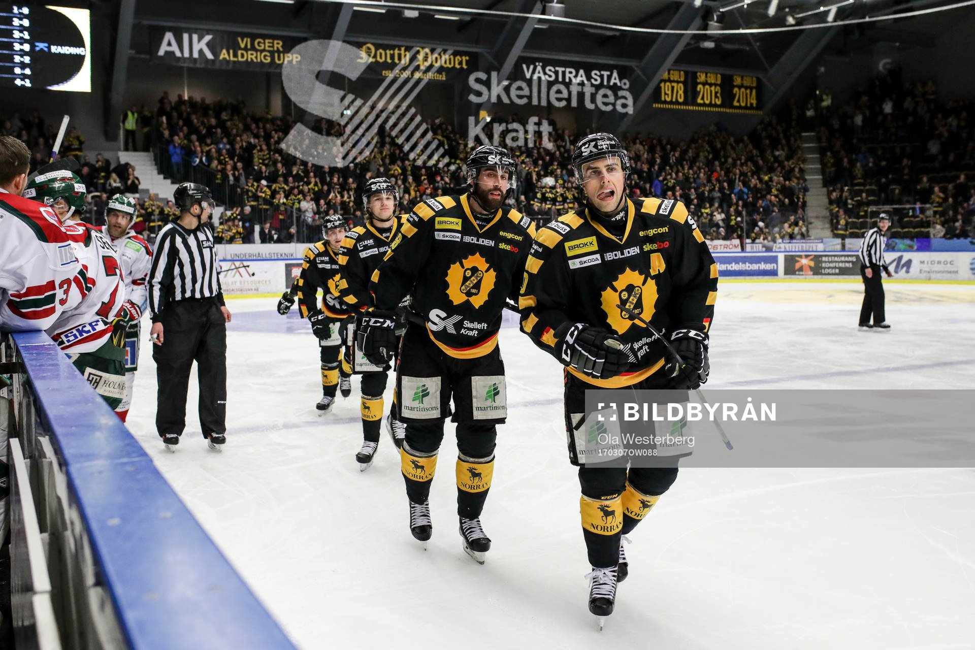 Skellefteås Joakim Lindström jublar