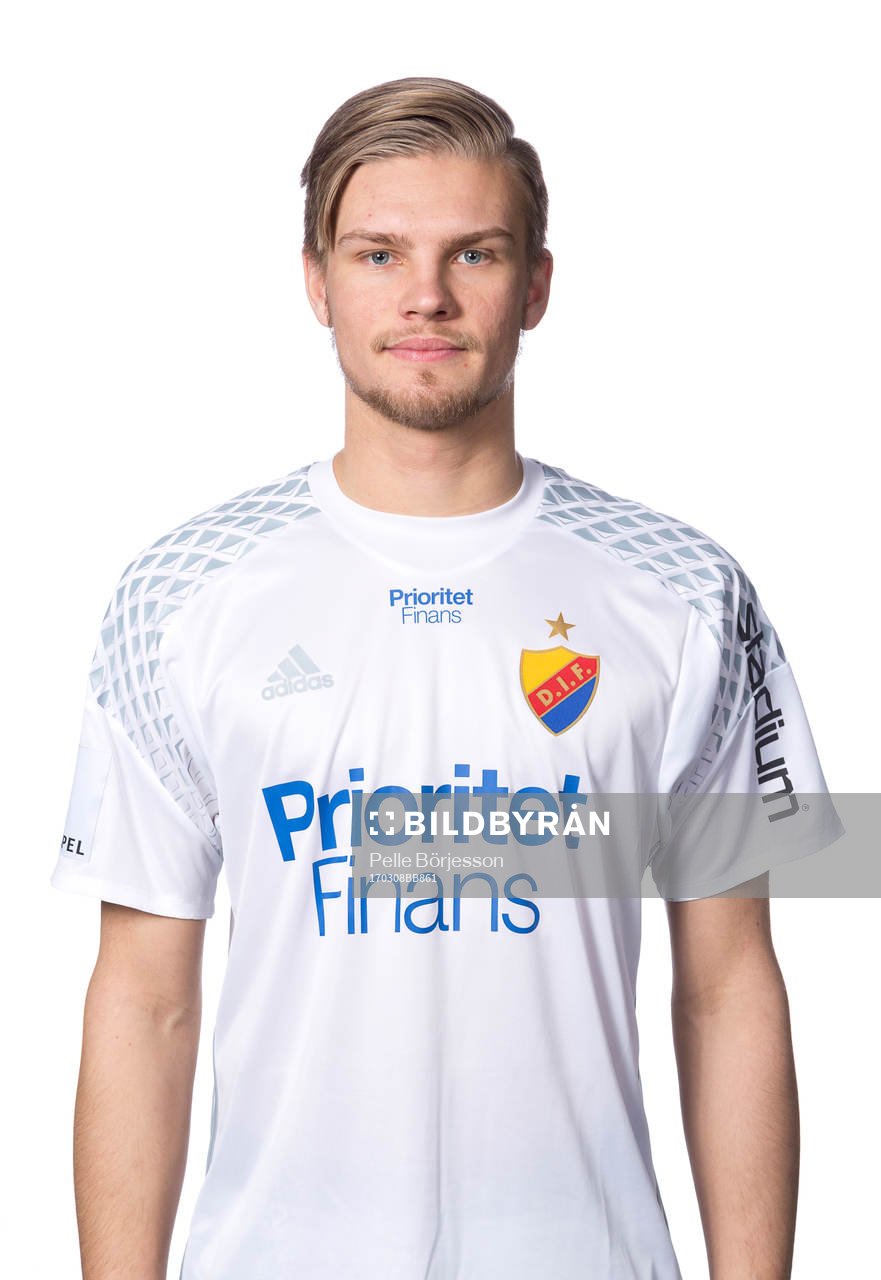 Djurgårdens målvakt Oscar Jonsson poserar för ett porträtt den 8 mars 2017 i Stockholm.
