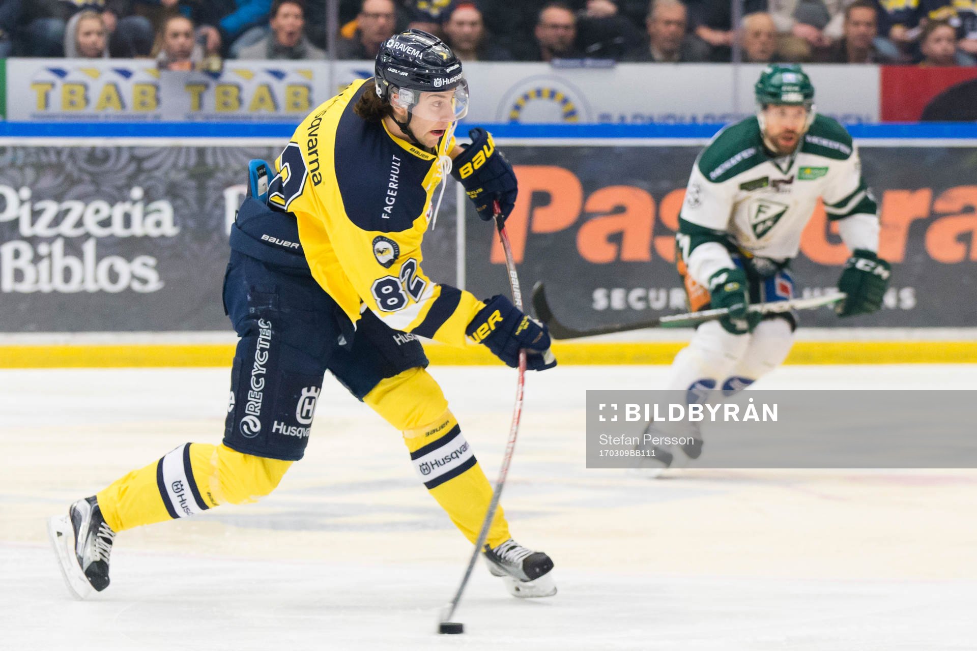 s Kevin Stenlund skjuter