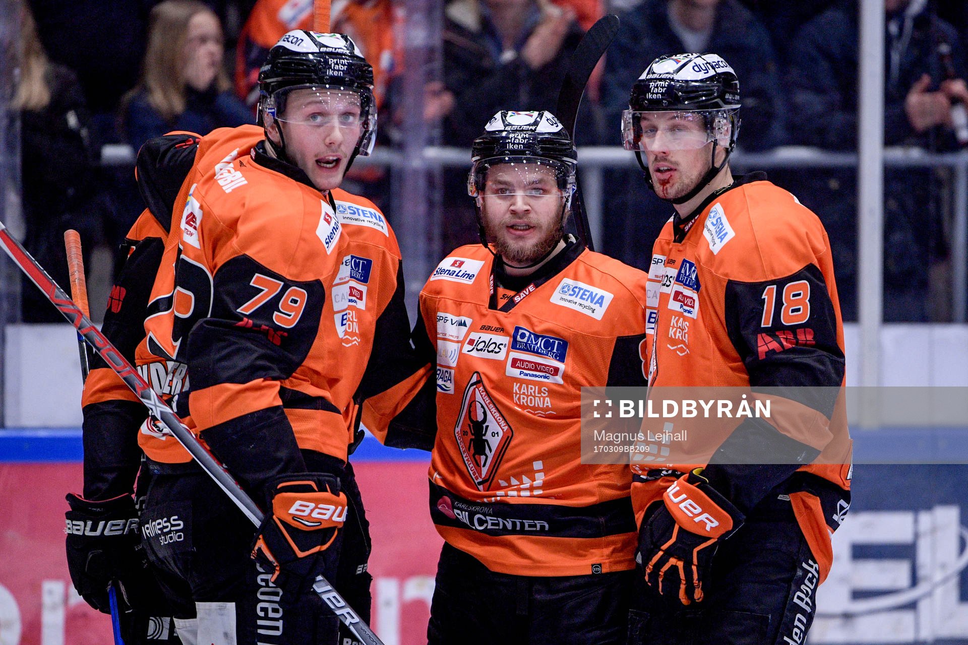 Karlskronas Jimmy Andersson jublar med lagkamrater
