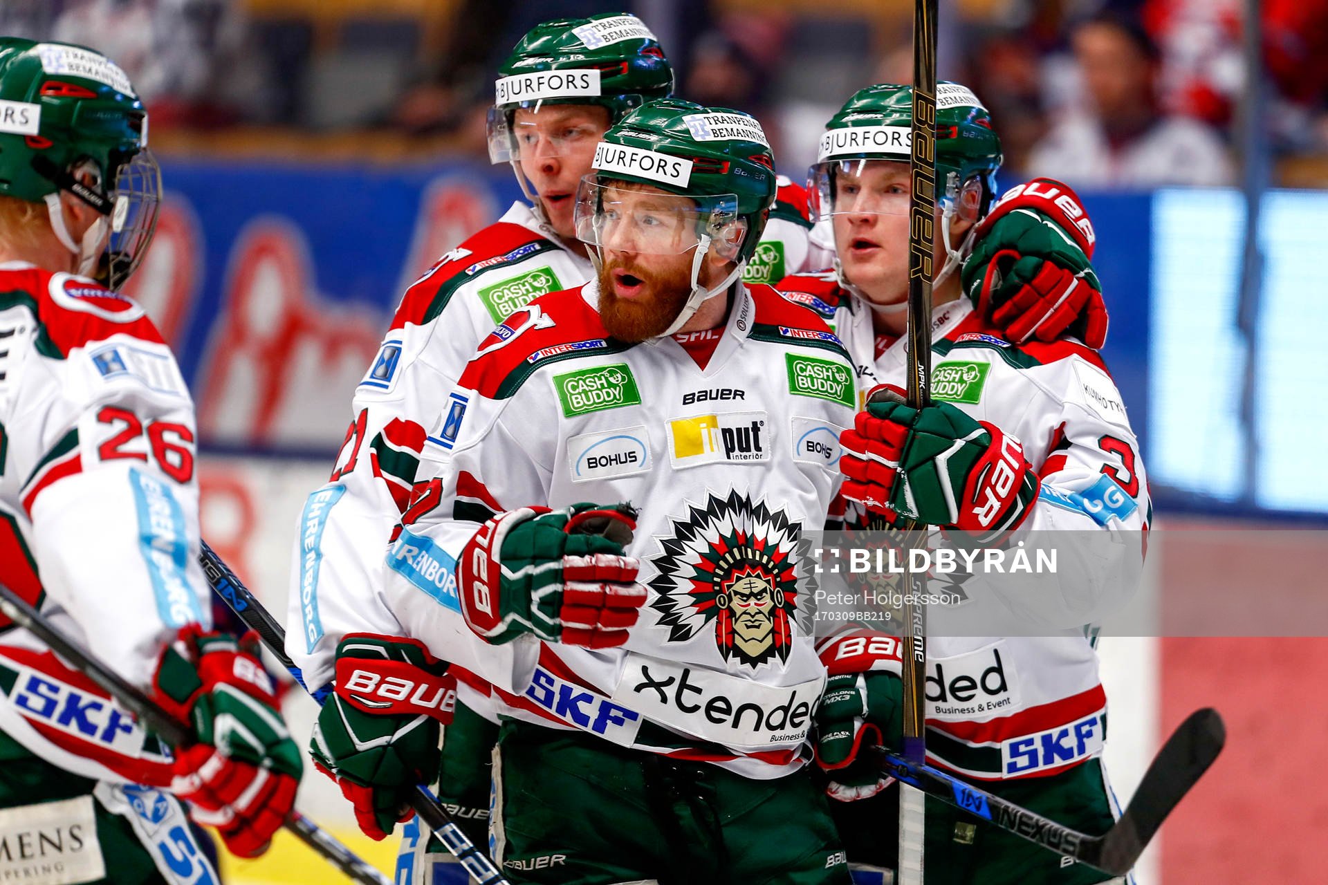 Frölundas Robin Figren jublar med lagkamrater