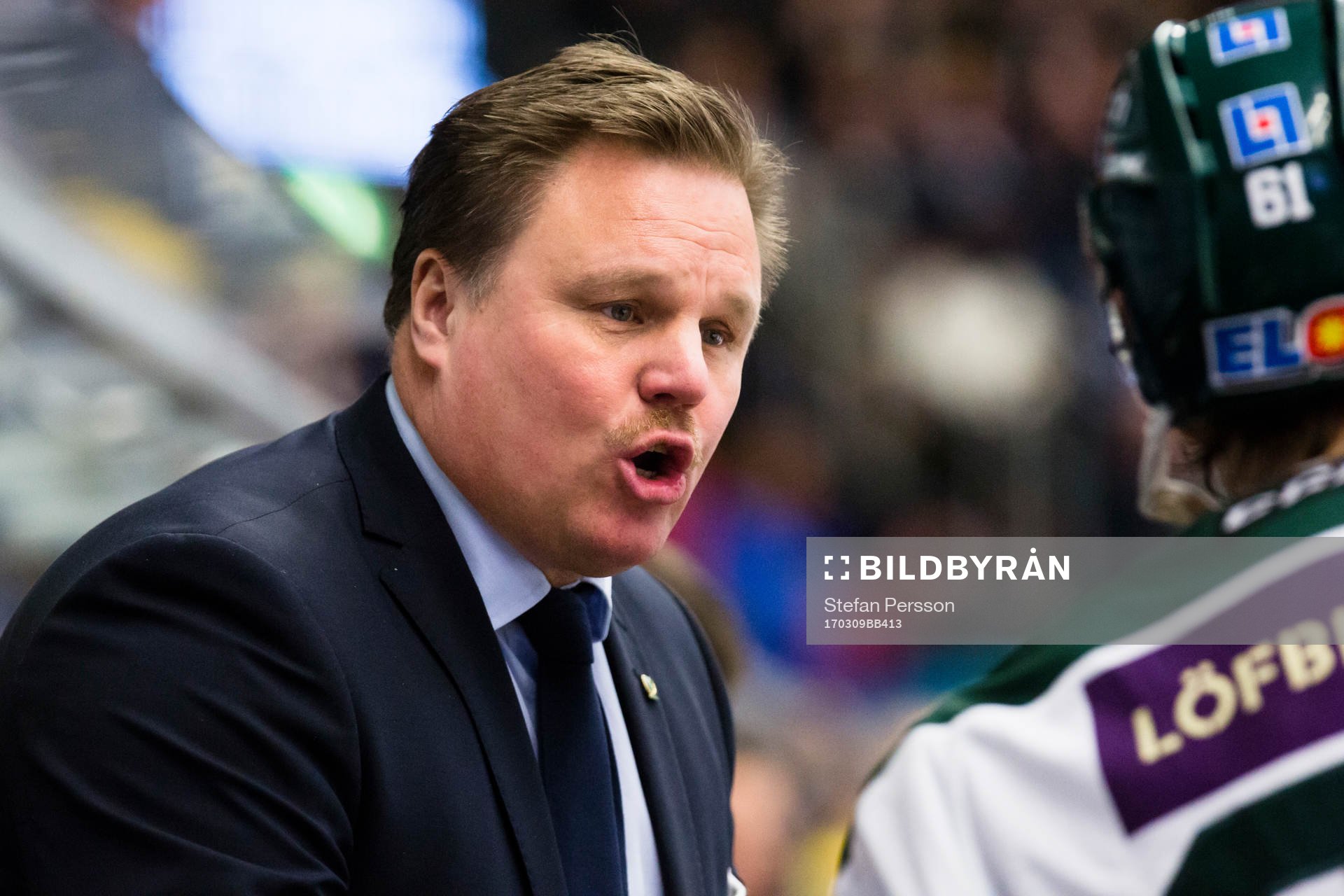 Färjestads tränare Leif Carlsson coachar