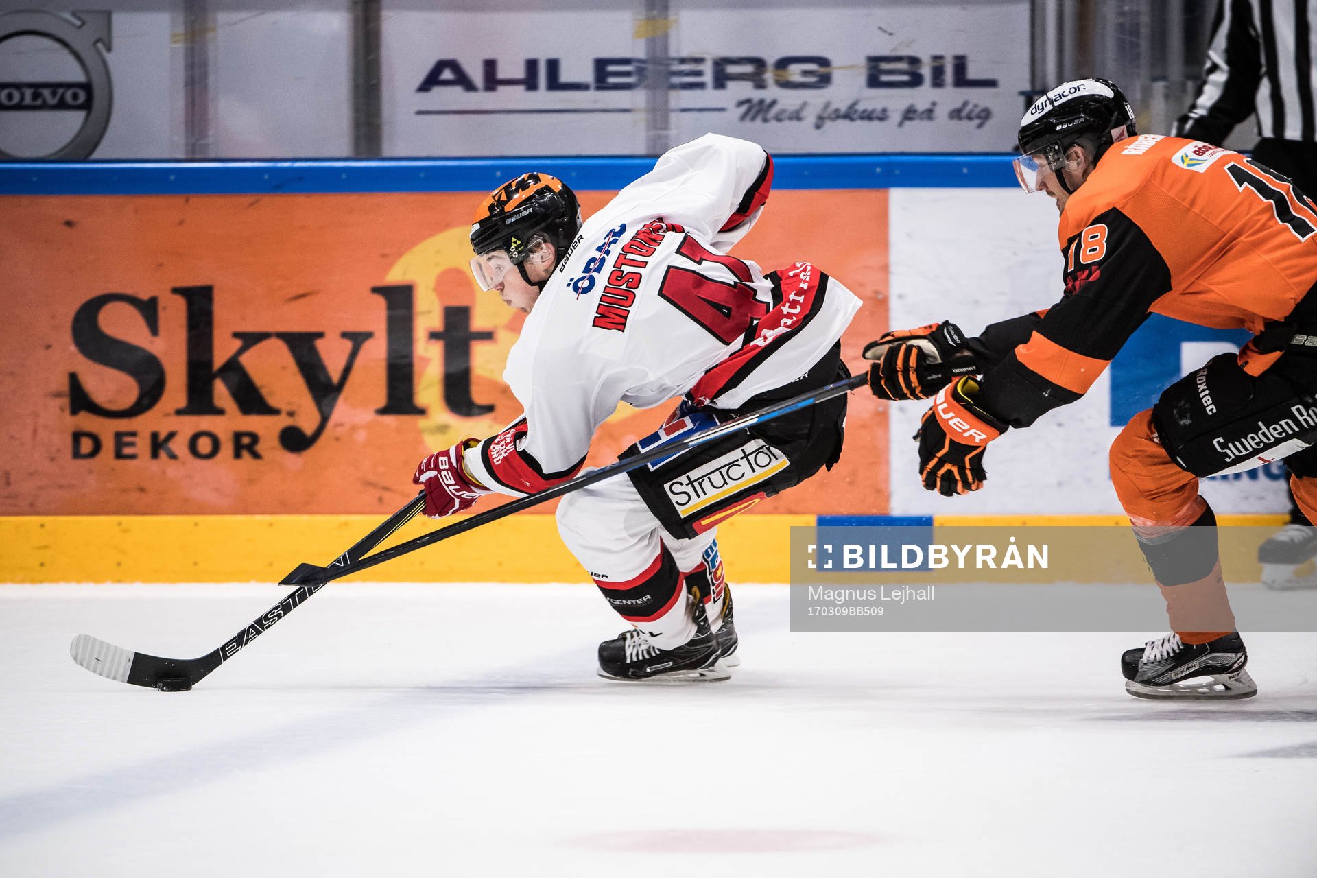 Örebros Joel Mustonen  och Karlskronas Emil Larsson