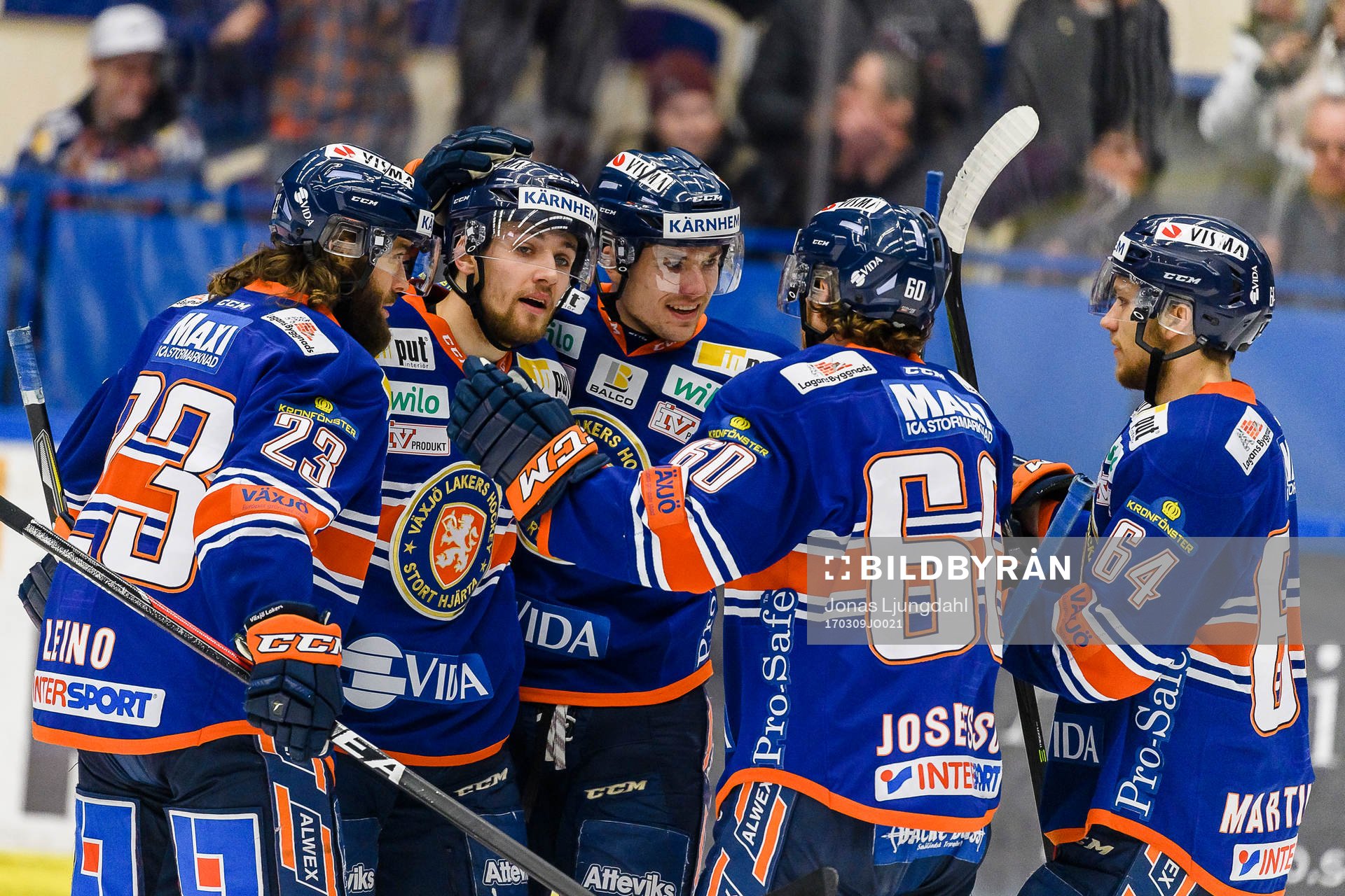 Växjös Pontus Netterberg (mitten) jublar