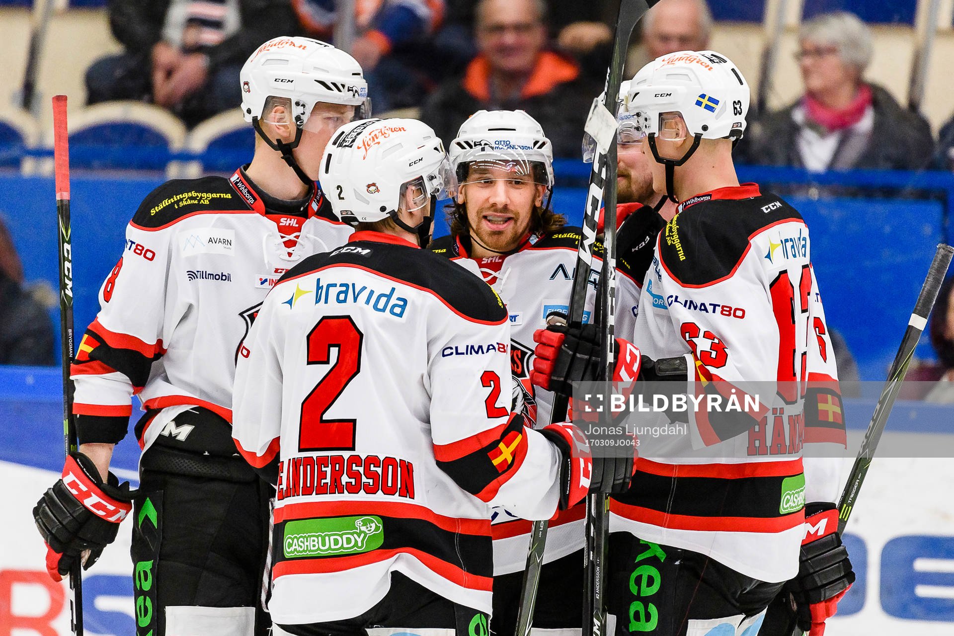 Malmö Redhawks Andreas Thuresson (mitten)  jublar