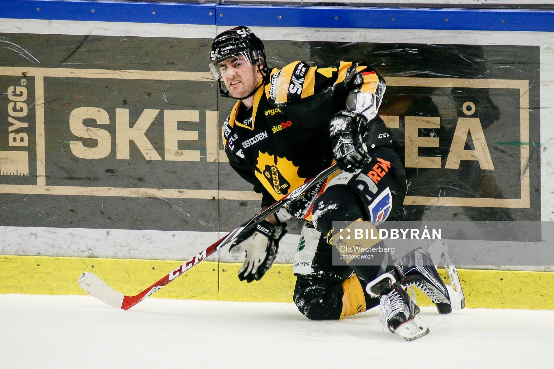 Skellefteås Bud Holloway grinar illa