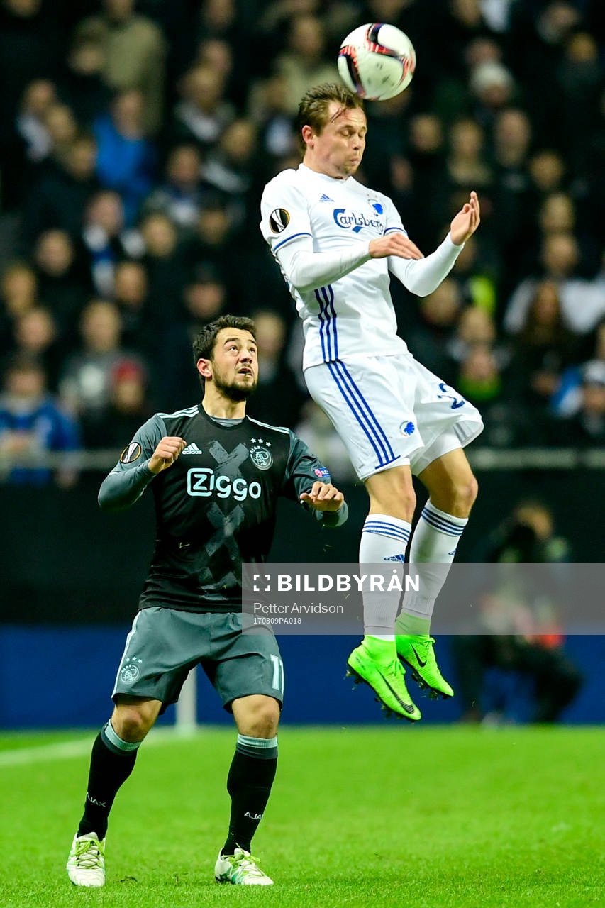 Ajaxs Amin Younes och FC Köpenhamns Peter Ankersen