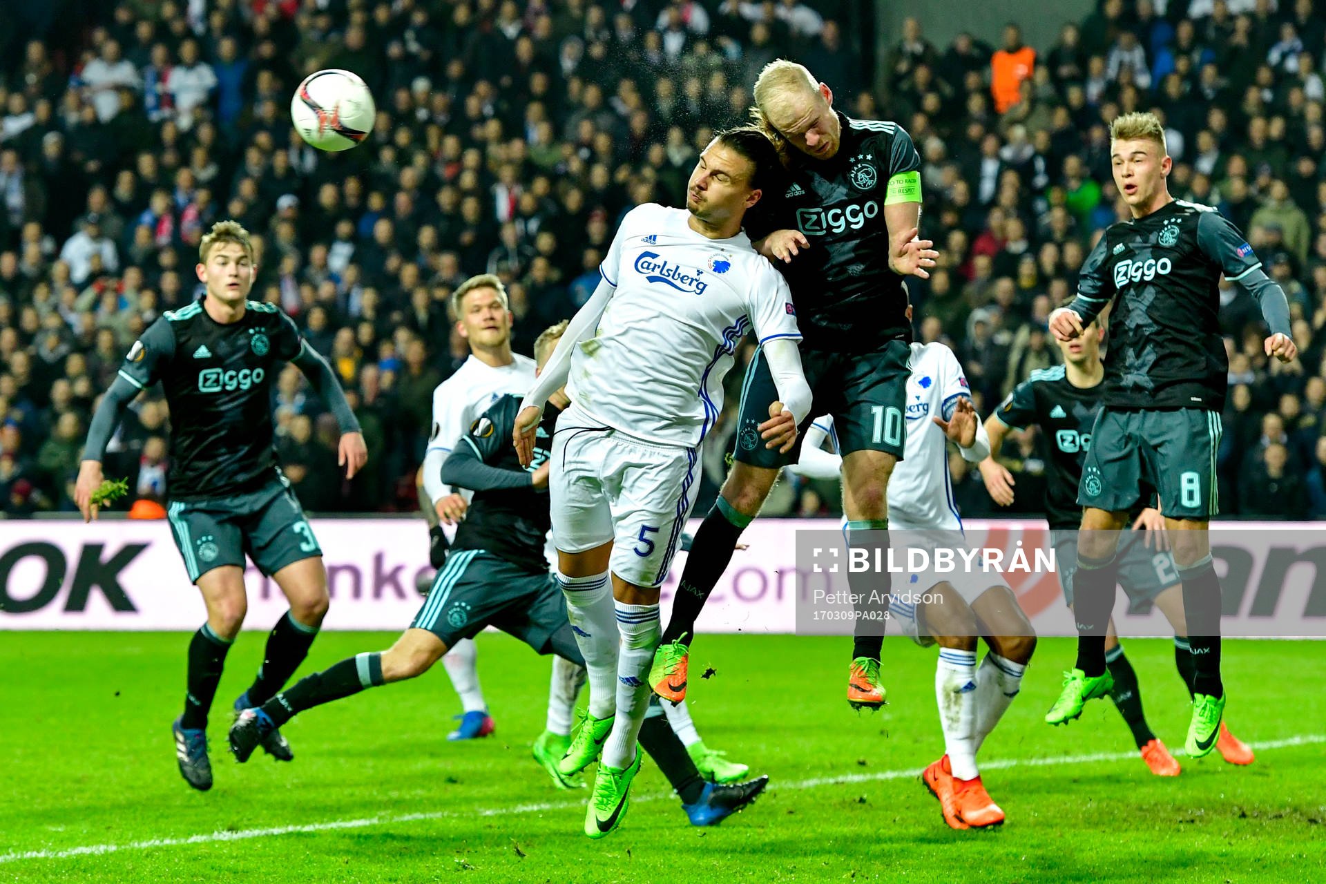 FC Köpenhamns Erik Johansson och Ajaxs Davy Klaassen