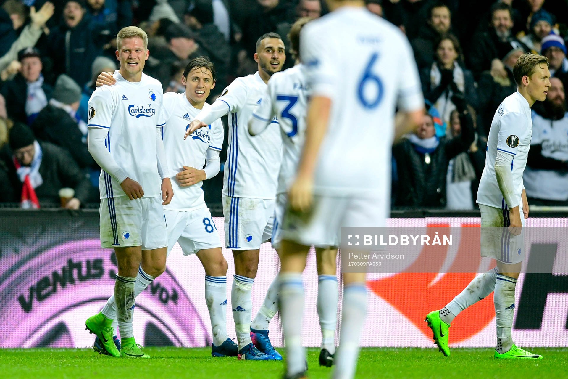 FC Köpenhamns Andreas Cornelius jublar efter 2-1 under fotbollsmatchen i åttondelsfinalen i Europa League mellan Köpenhamn och Ajax den 9 mars 2017 i Köpenhamn.