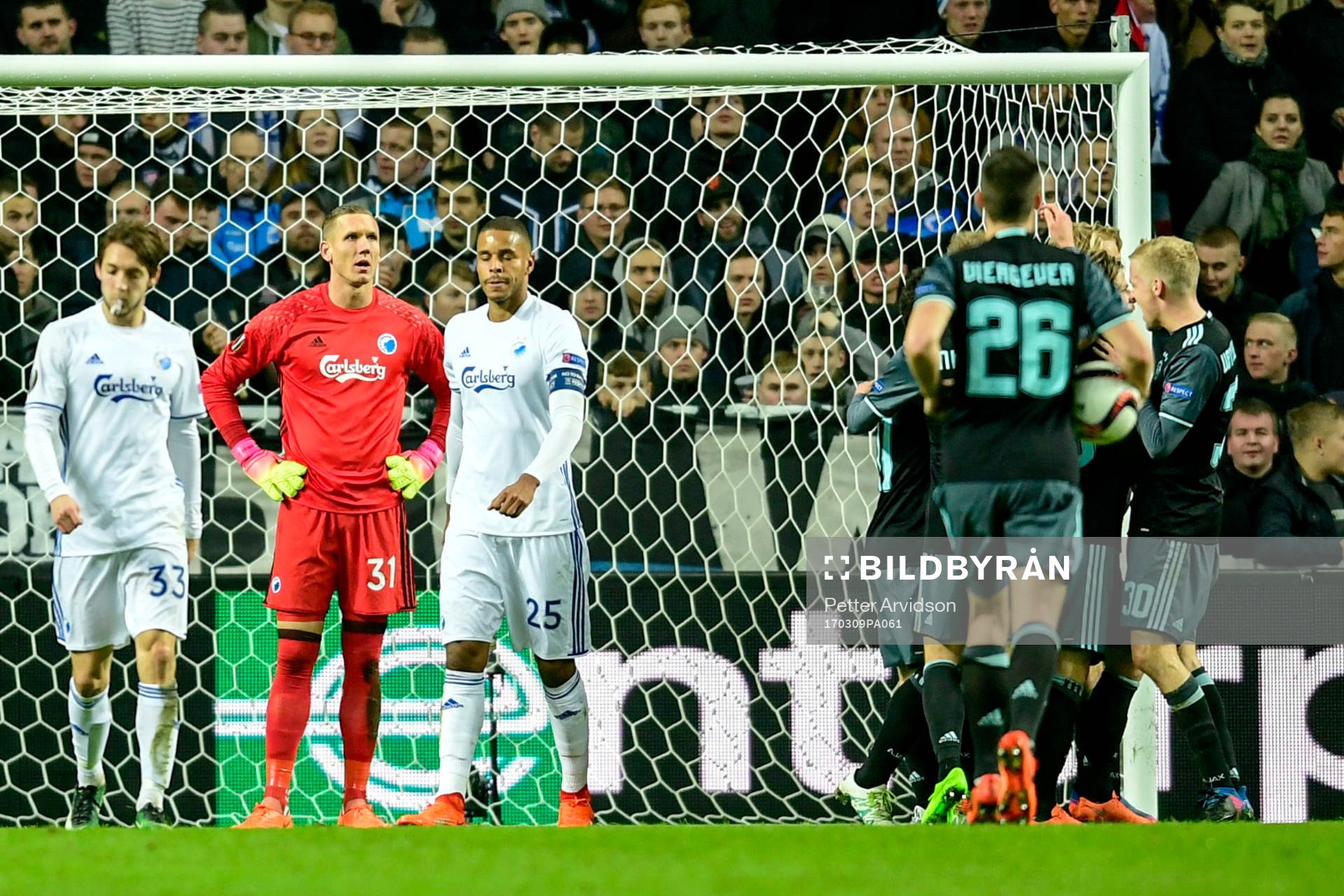 FC Köpenhamns målvakt Robin Olsen deppar
