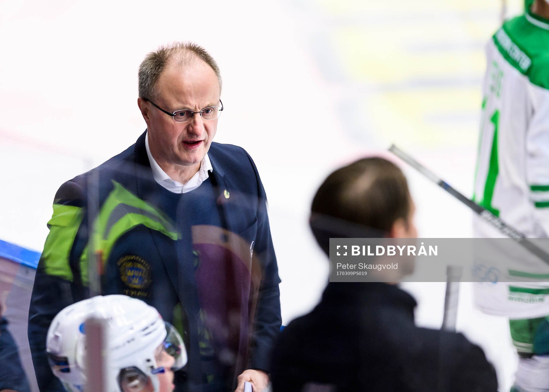 Rögles tränare Anders Eldebrink tar timeout