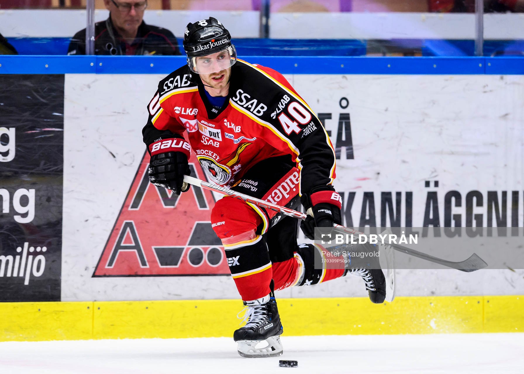 Luleås Kael Mouillierat med pucken