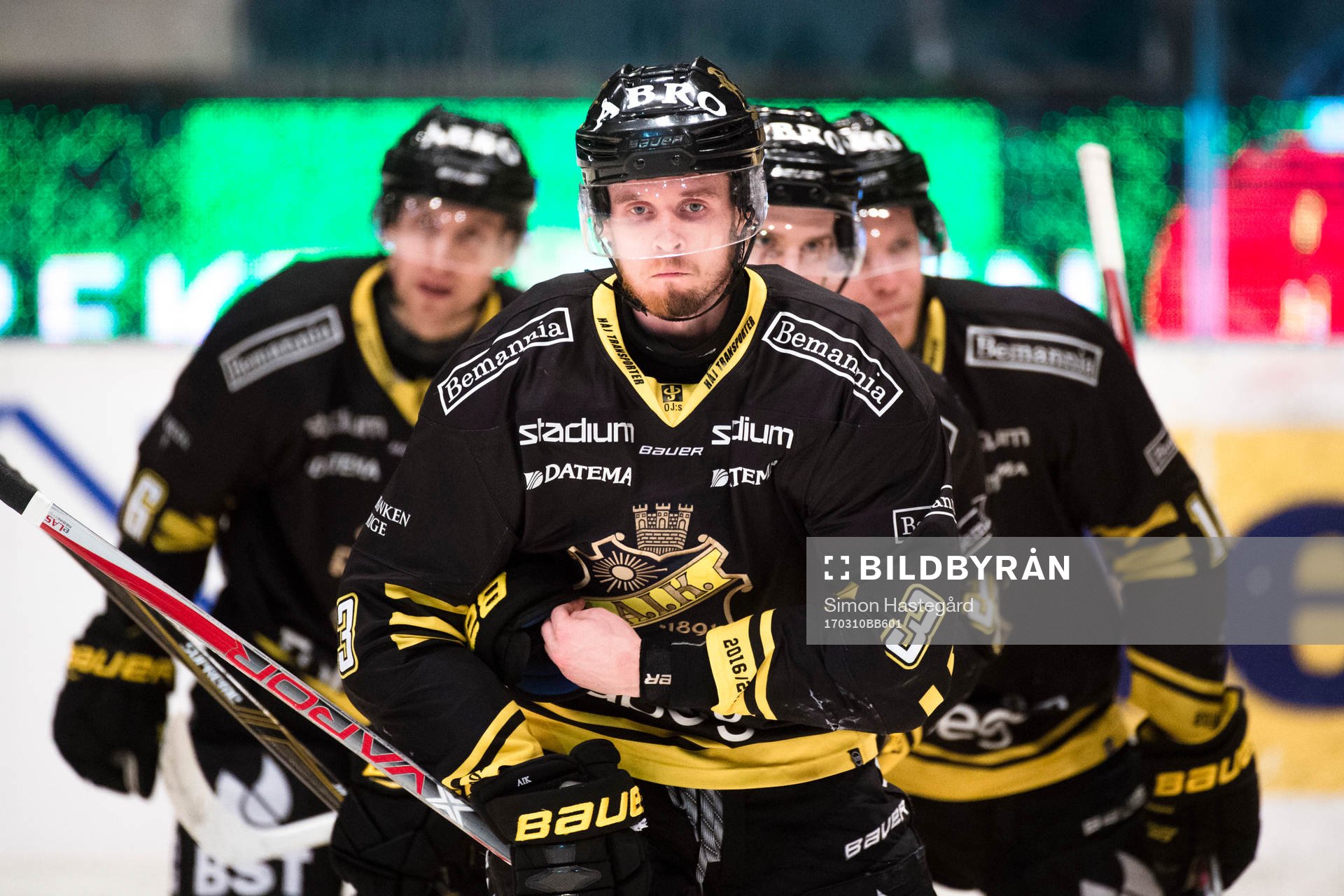 s Jens Hellgren jublar