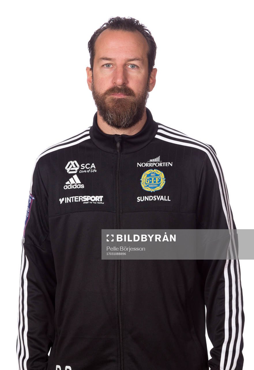 Sundsvalls maalvaktstränare Richard Richardsson poserar för ett porträtt den 10 mars 2017 i Sundsvall.
