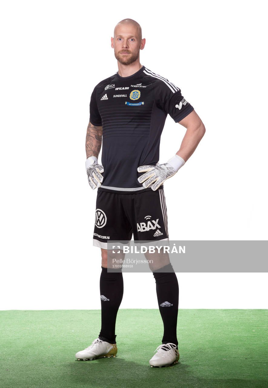 Sundsvalls maalvakt Tommy Naurin