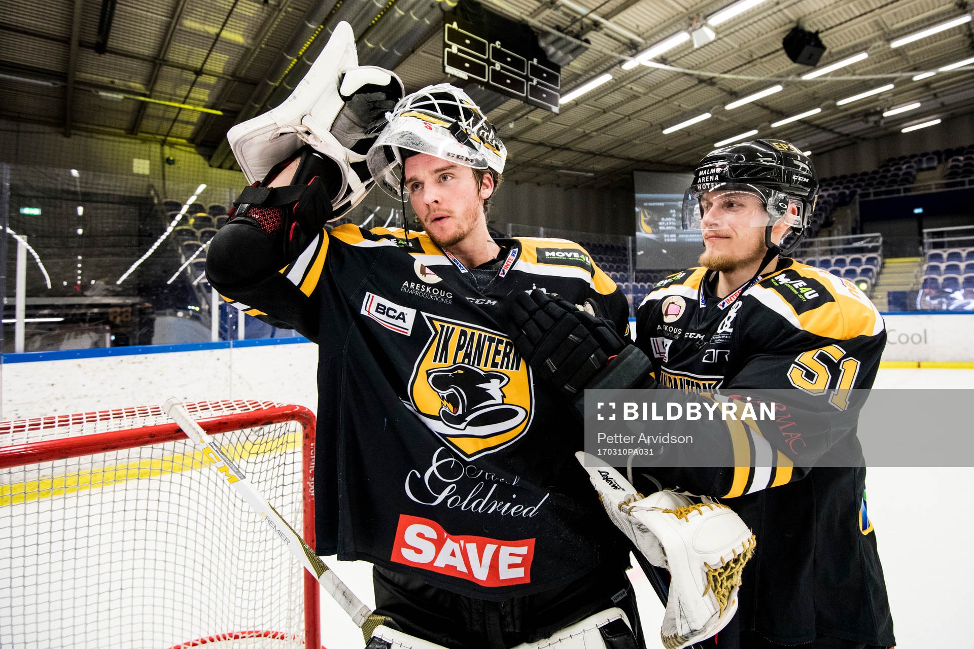 Panterns målvakt Tex Williamsson och Victor Björkung