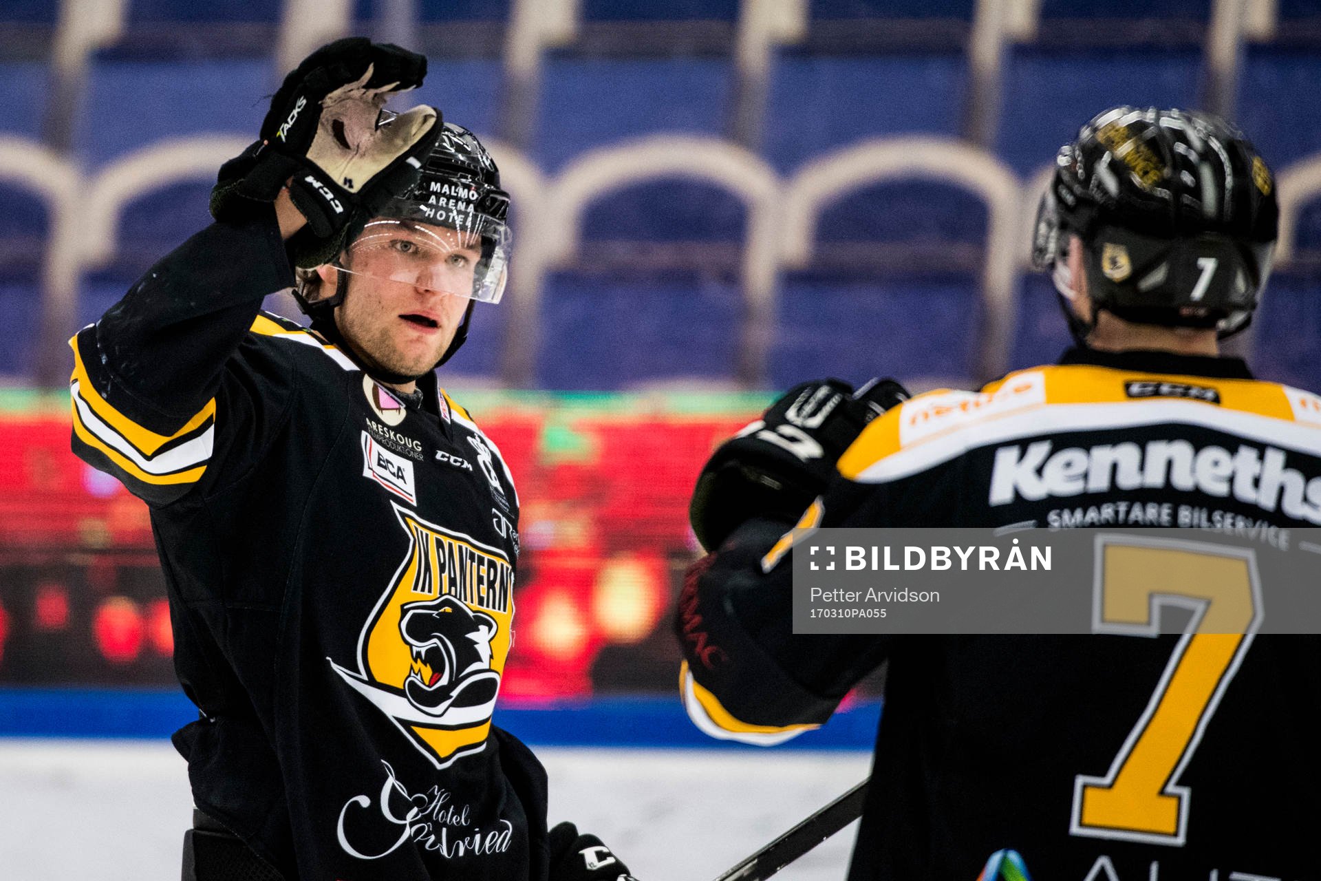 Panterns Robin Dahse jublar med Filip Windlert