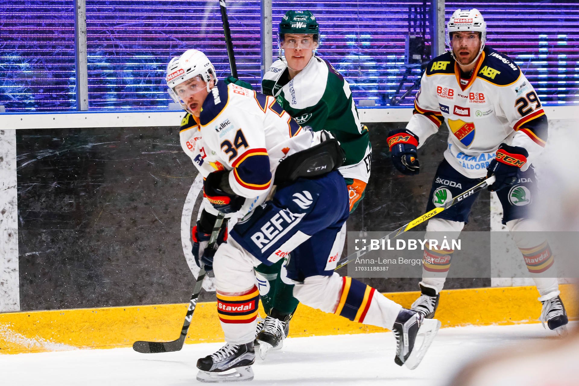 Djurgårdens Daniel Brodin och Färjestads Joel Eriksson Ek