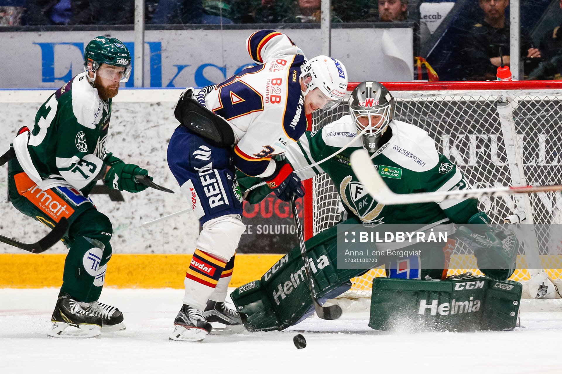 Djurgårdens Daniel Brodin oroar framför Färjestads
