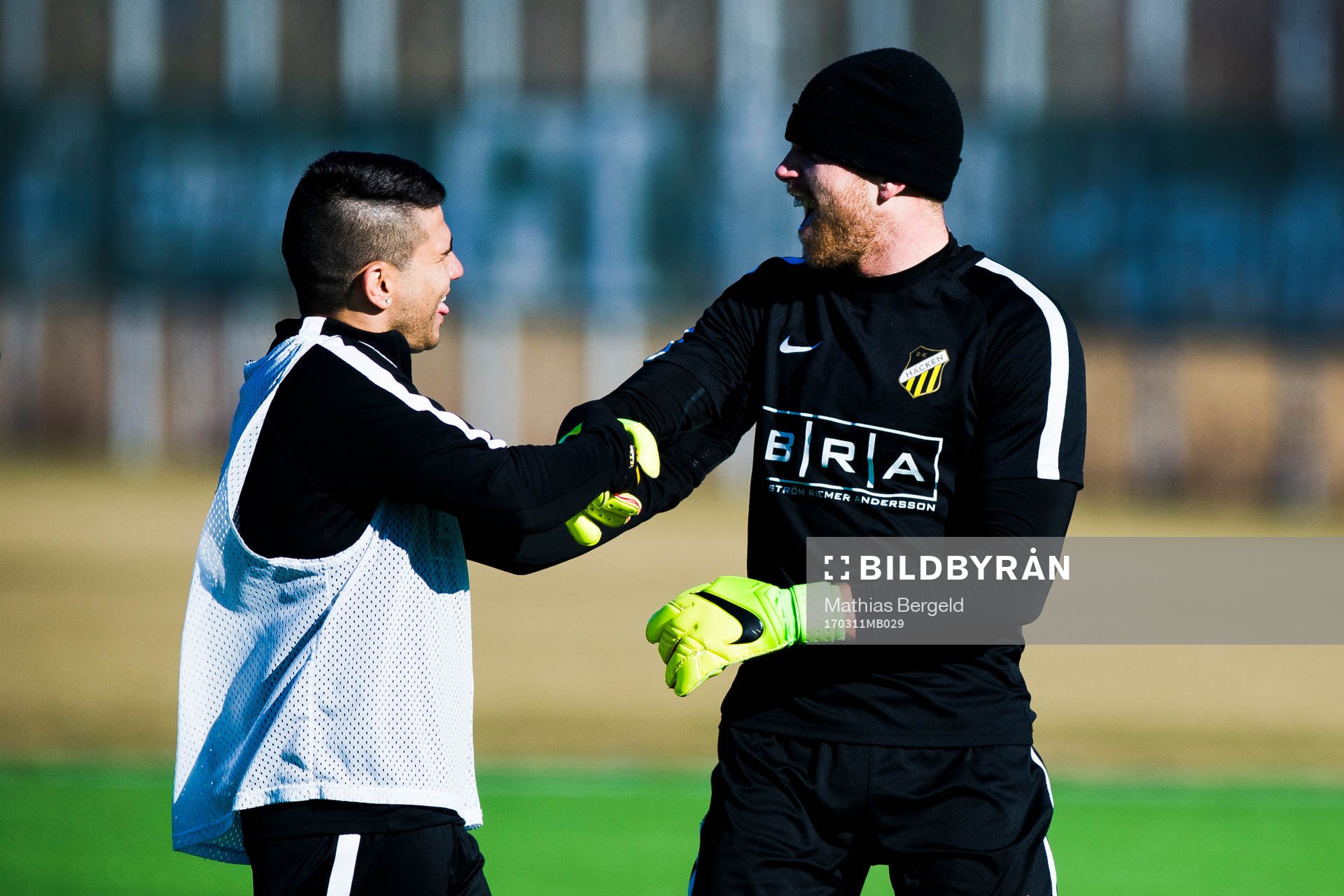 Häckens Paulinho och målvakt Peter Abrahamsson
