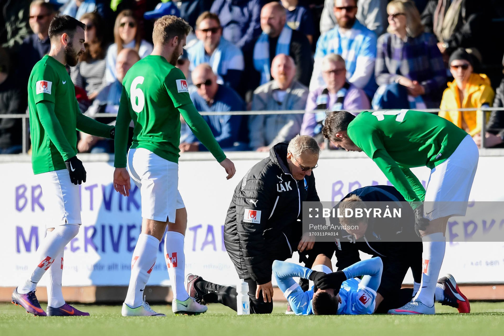 Malmö FFs Tobias Sana får vård
