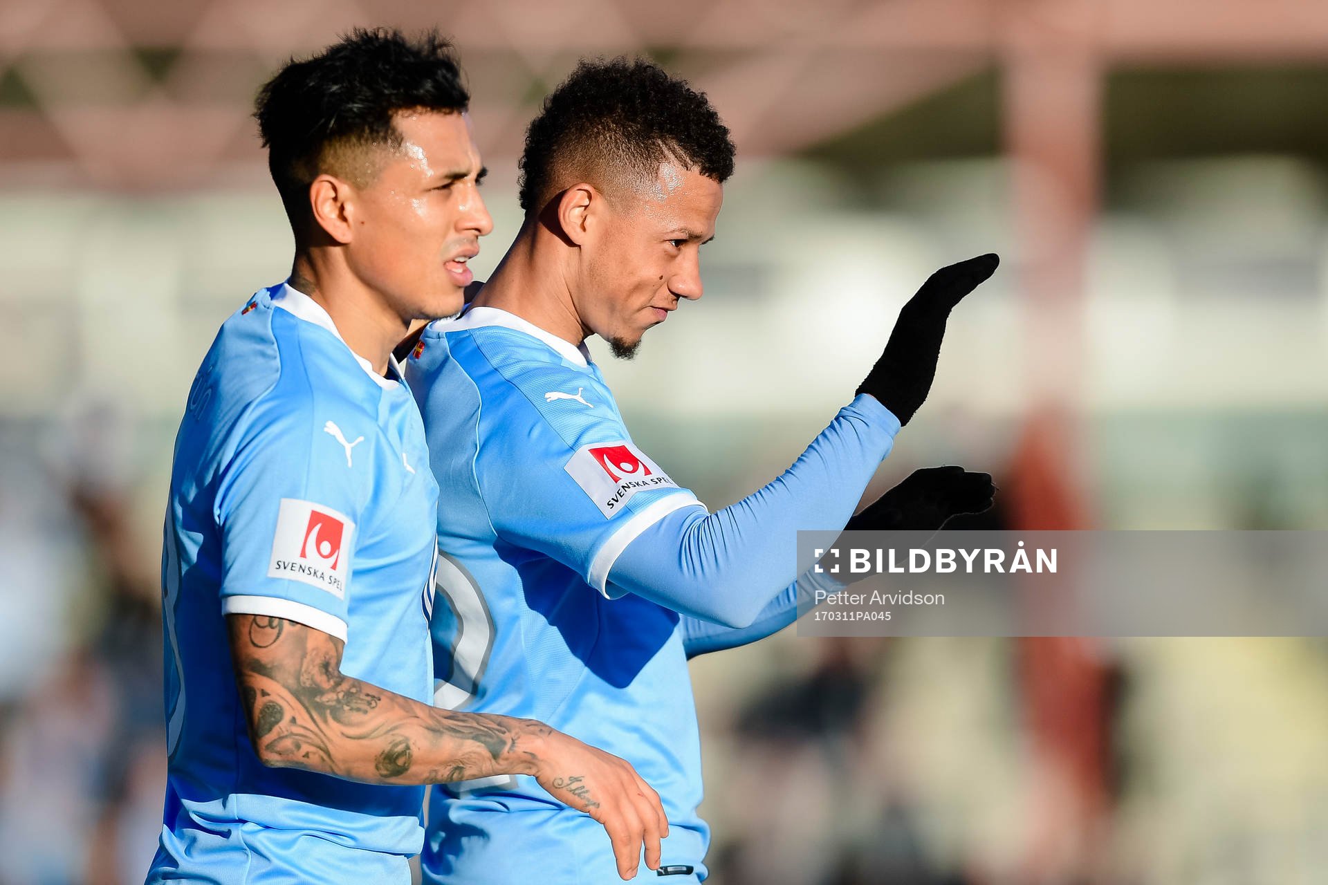 Malmö FFs Yoshimar Yotún och Tobias Sana jublar