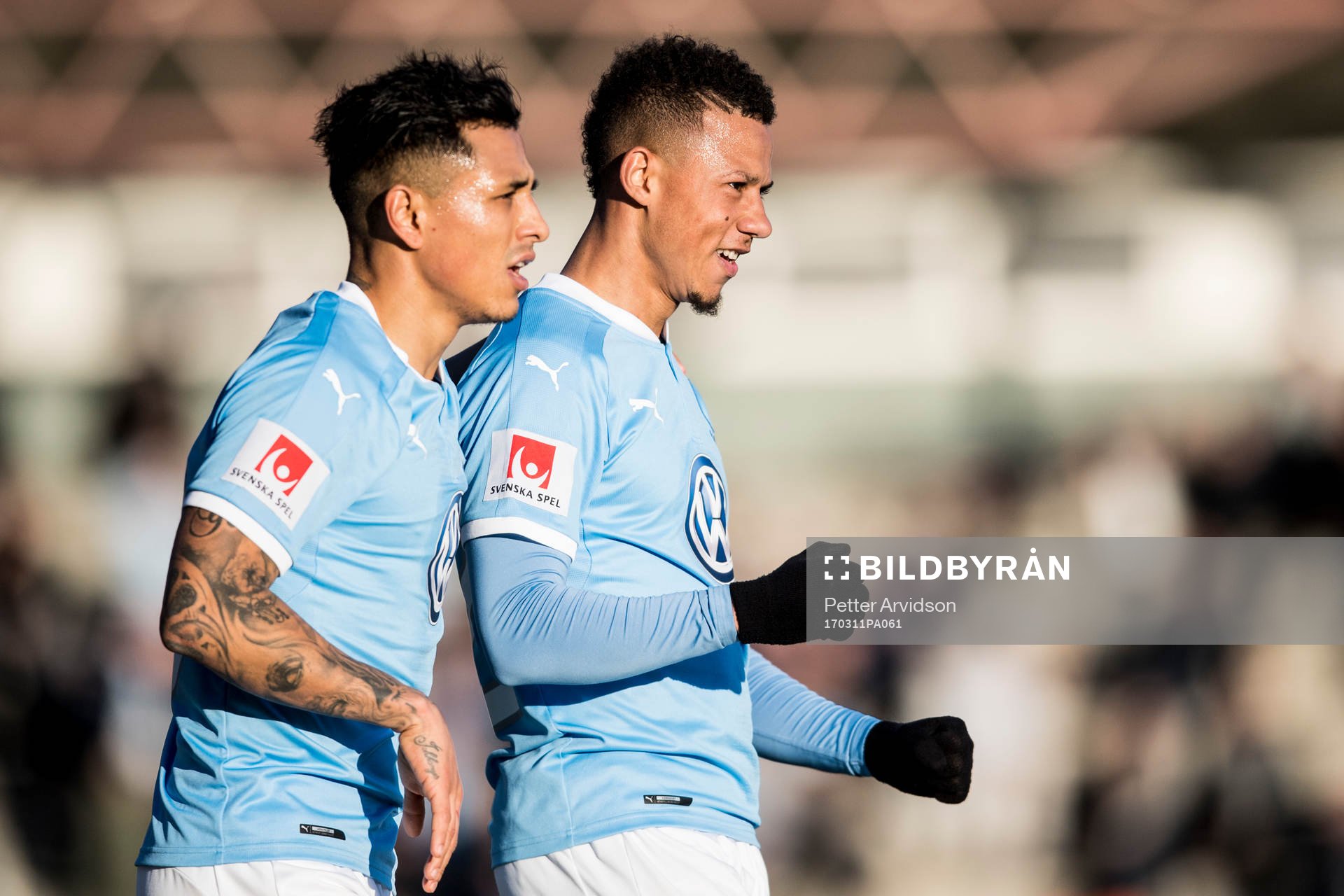 Malmö FFs Tobias Sana jublar med Yoshimar Yotún