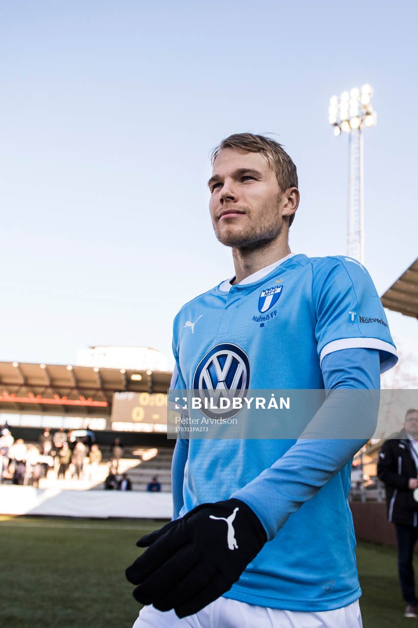 Malmö FFs Oscar Lewicki gör entré