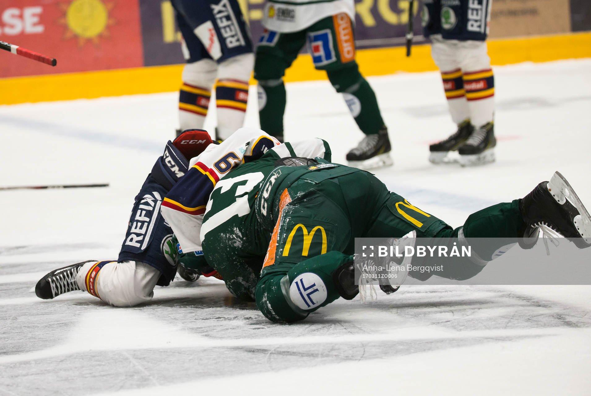 Djurgårdens Markus Ljungh och Färjestads Andreas Jämtin