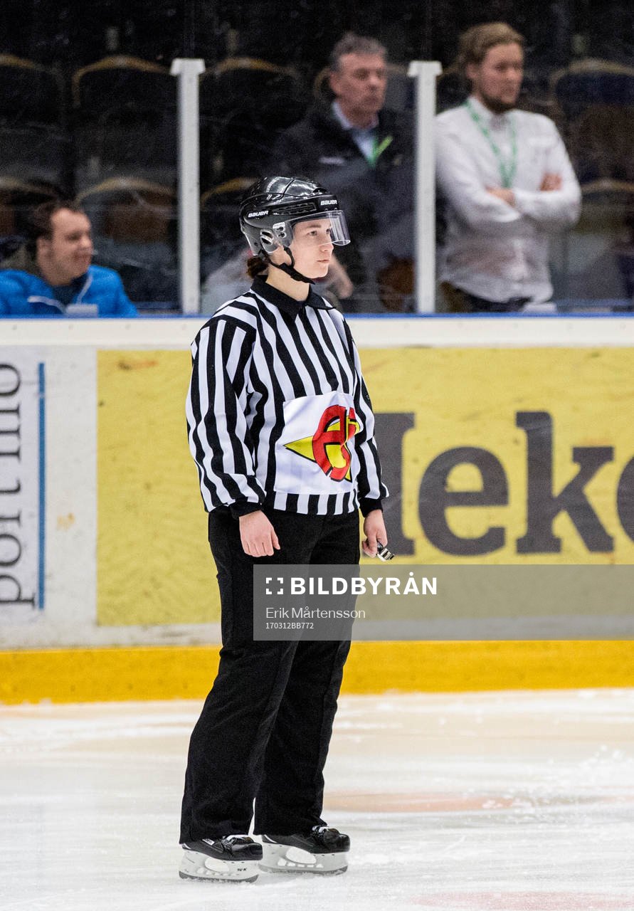 Linjedomare Hanna Öberg