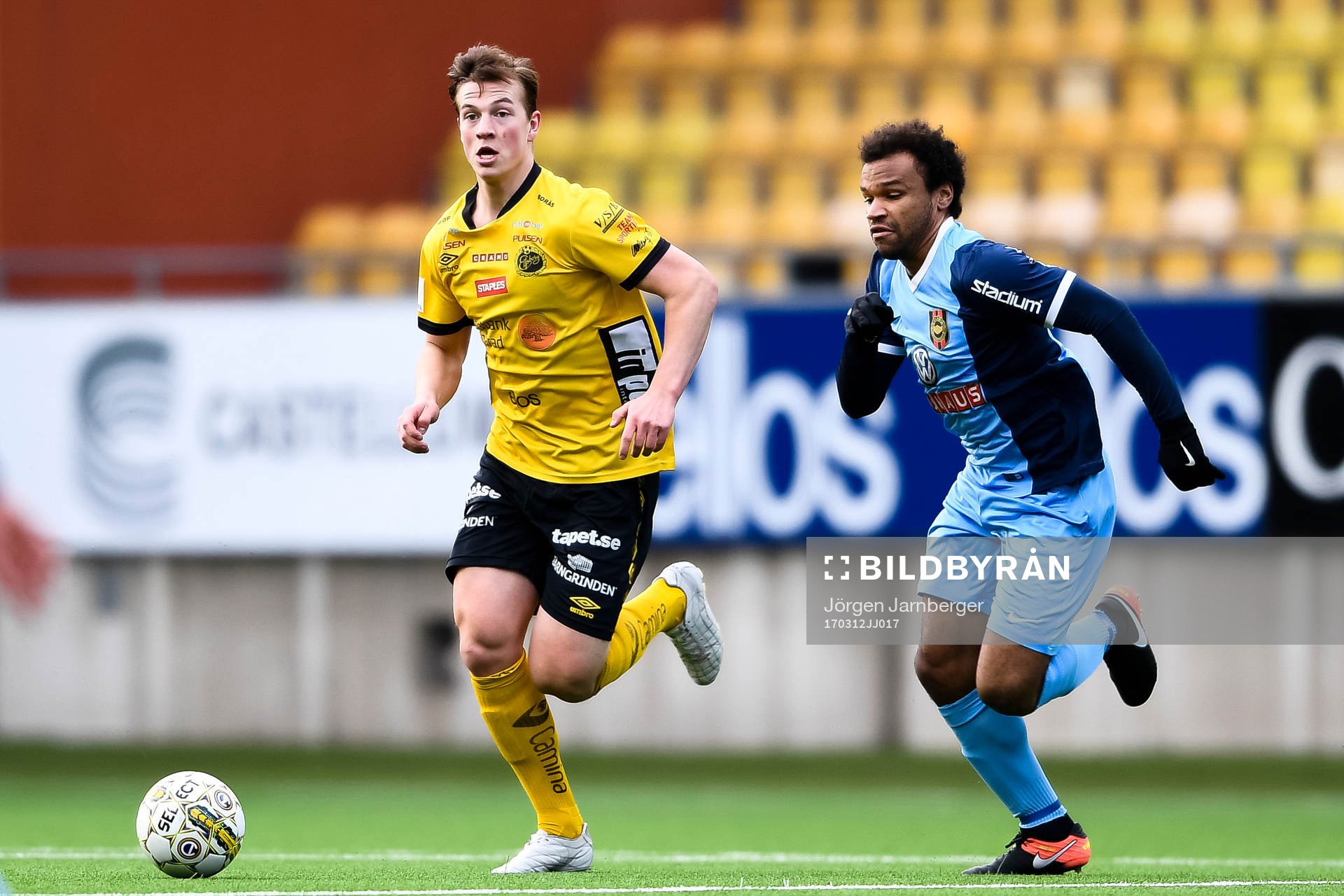 Elfsborgs Simon Olsson och Brommapojkarnas Serge-Junior