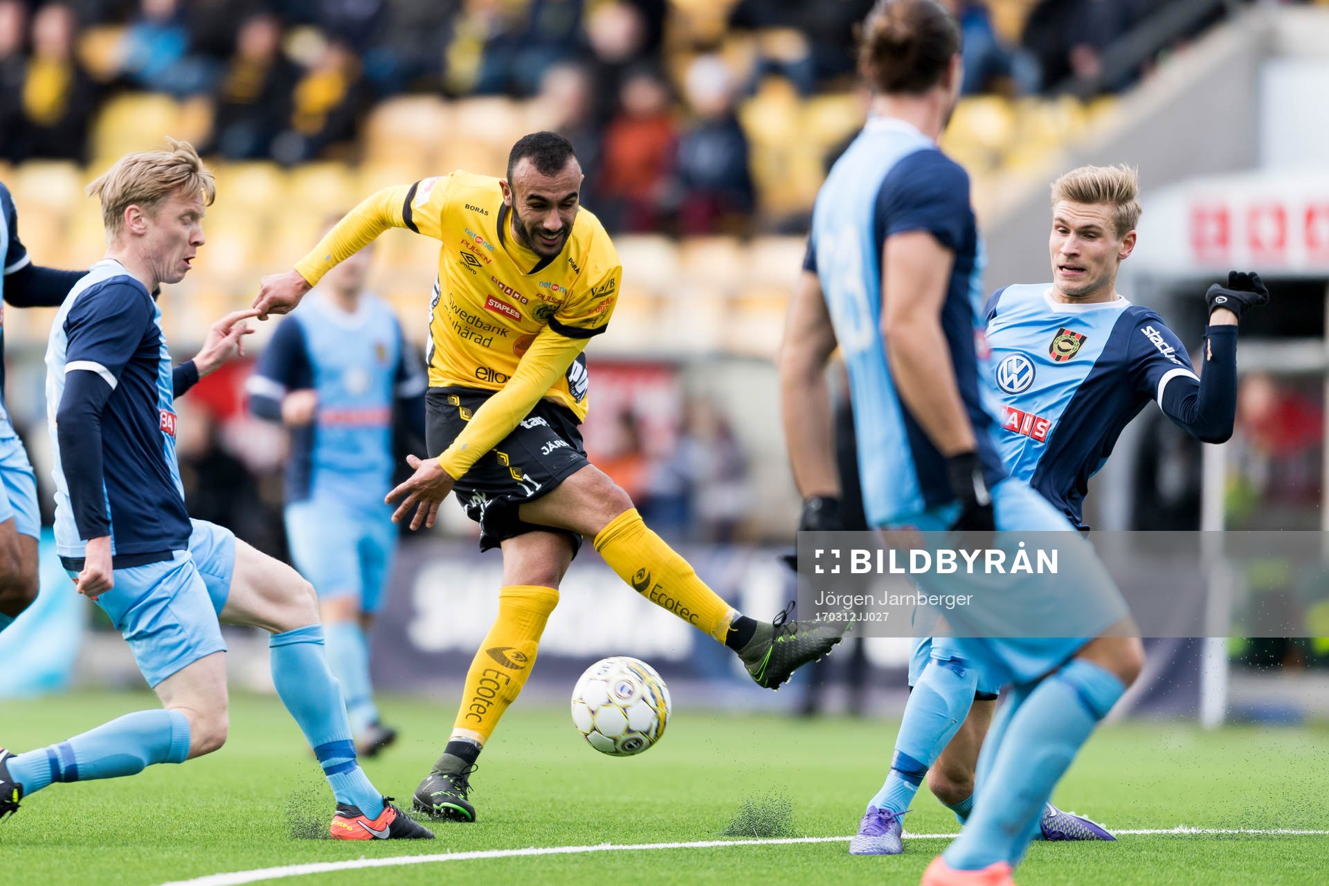 Elfsborgs Issam Jebali och Brommapojkarnas Gustav Sandberg