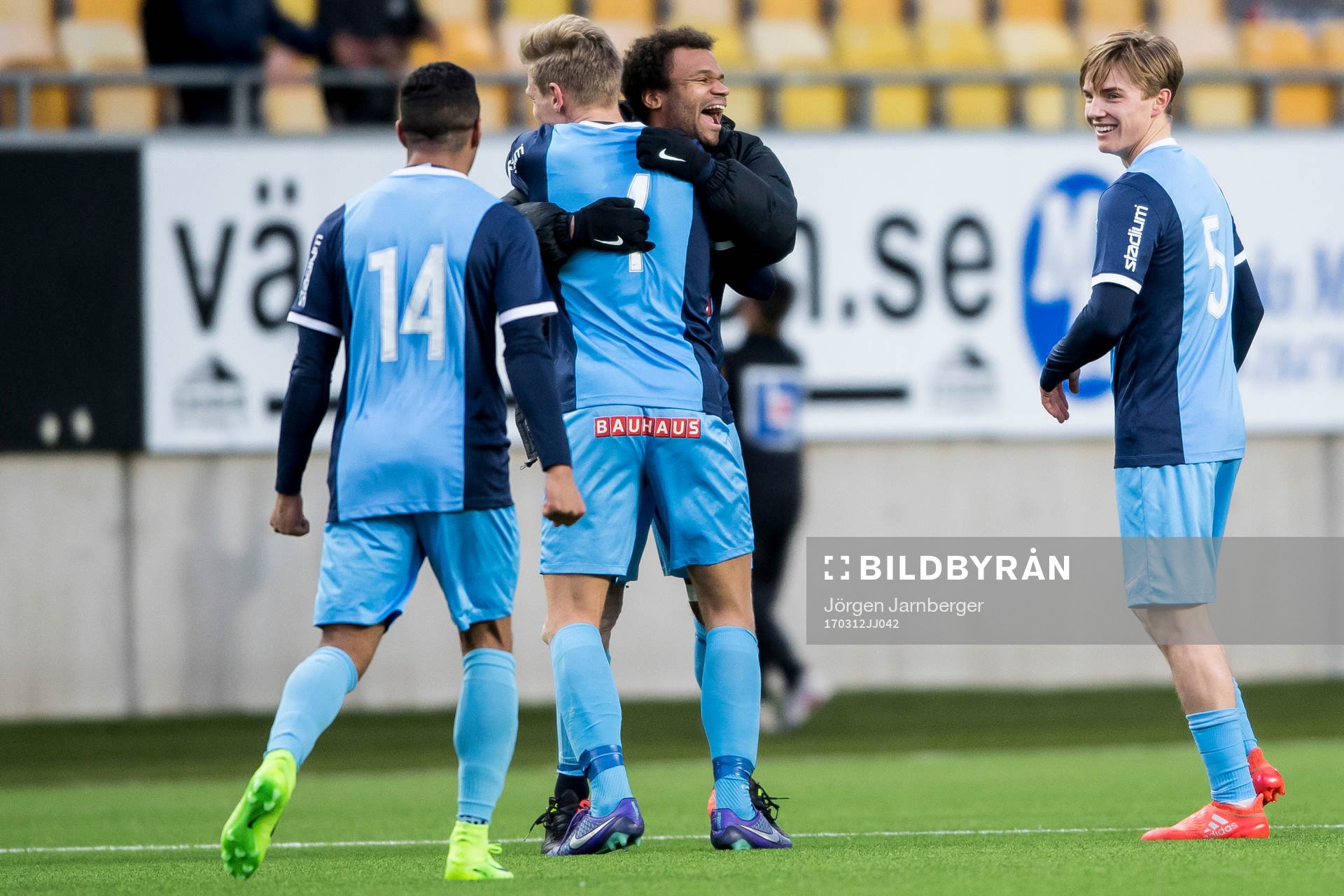 Brommapojkarnas Serge-Junior Martinsson Ngouali, Carl
