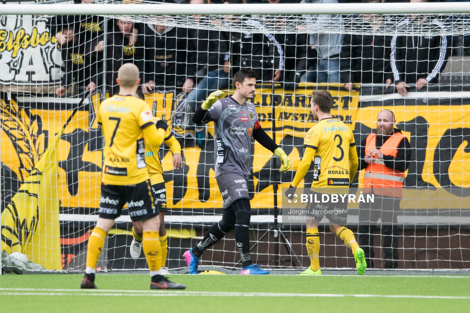 Elfsborgs målvakt Kevin Stuhr Ellegaard jublar